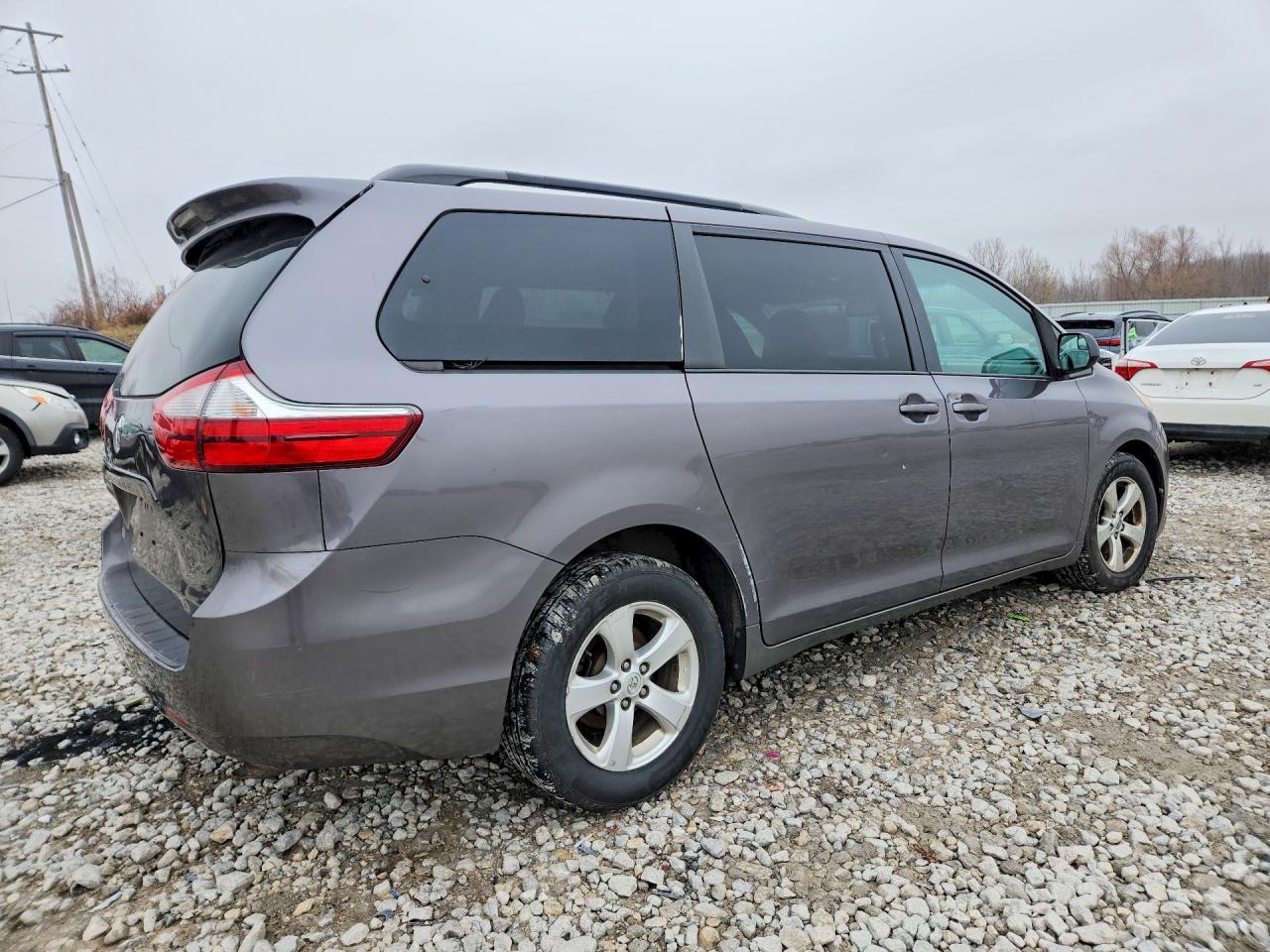2015 Toyota Sienna Le 8-passenger Gray vin: 5TDKK3DC1FS635761