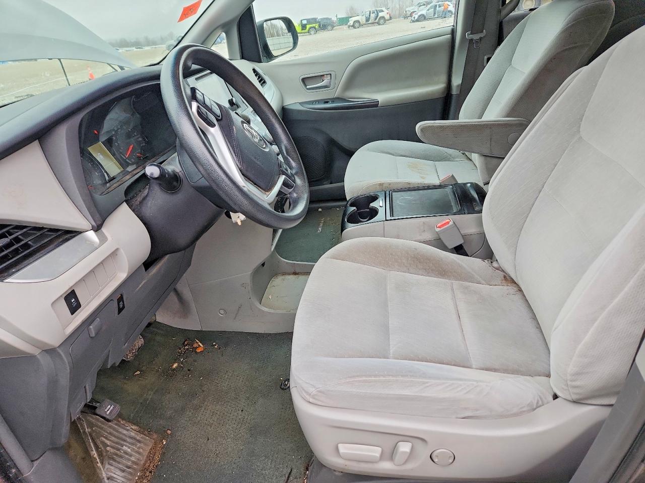 2015 Toyota Sienna Le 8-passenger Gray vin: 5TDKK3DC1FS635761