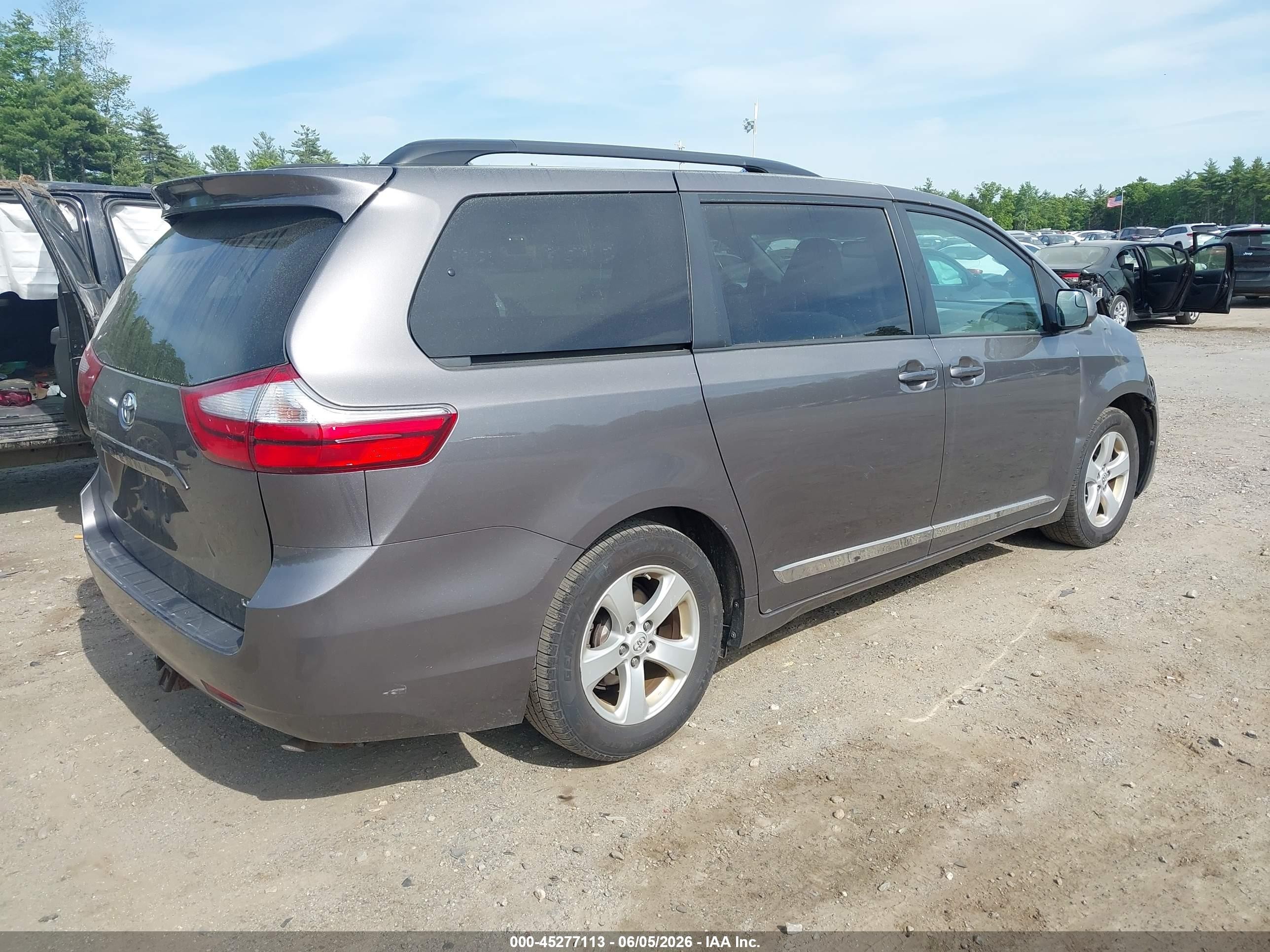 2016 Toyota Sienna Le 8 Passenger Gray vin: 5TDKK3DC1GS709696