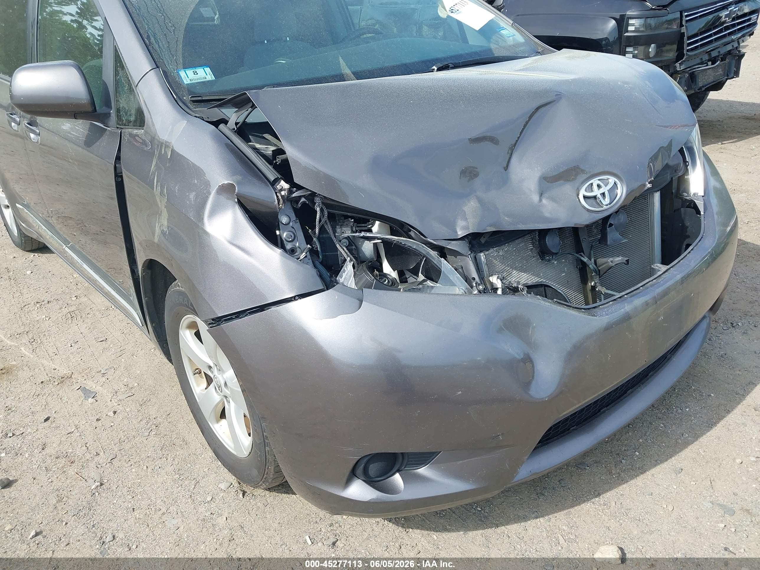 2016 Toyota Sienna Le 8 Passenger Gray vin: 5TDKK3DC1GS709696