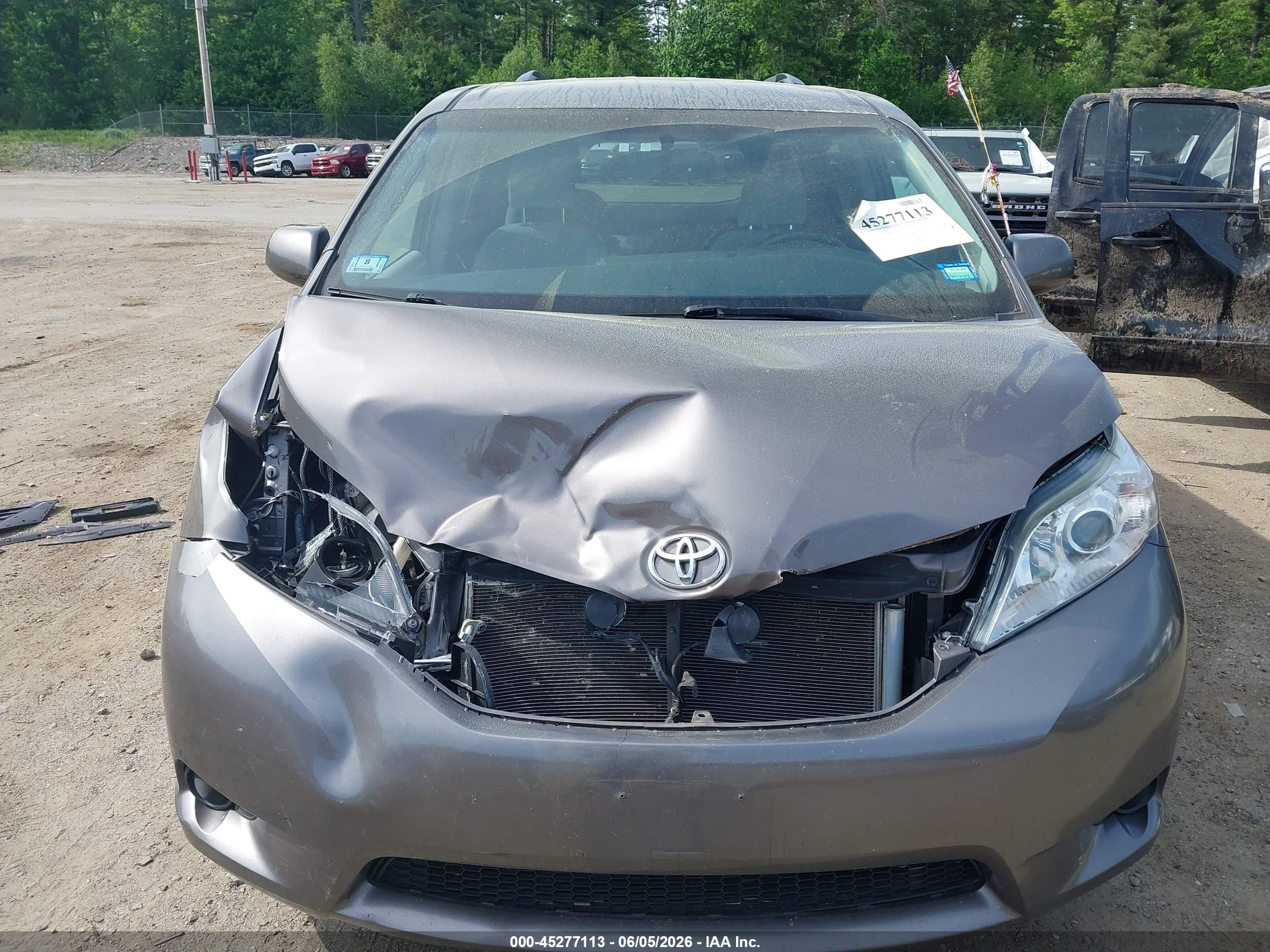 2016 Toyota Sienna Le 8 Passenger Gray vin: 5TDKK3DC1GS709696