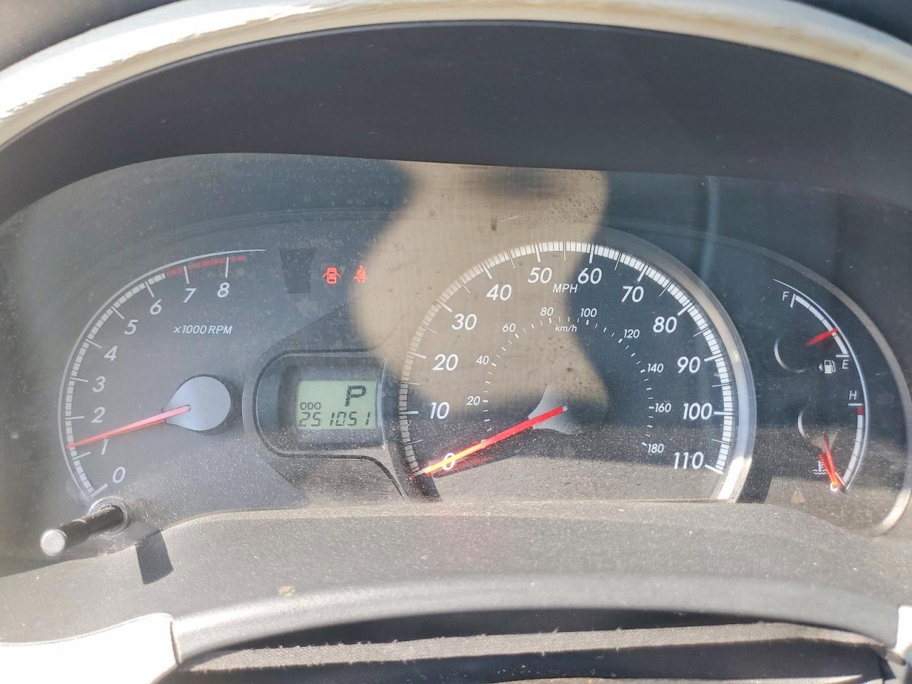 2011 Toyota Sienna Le Серебряный vin: 5TDKK3DC2BS001644