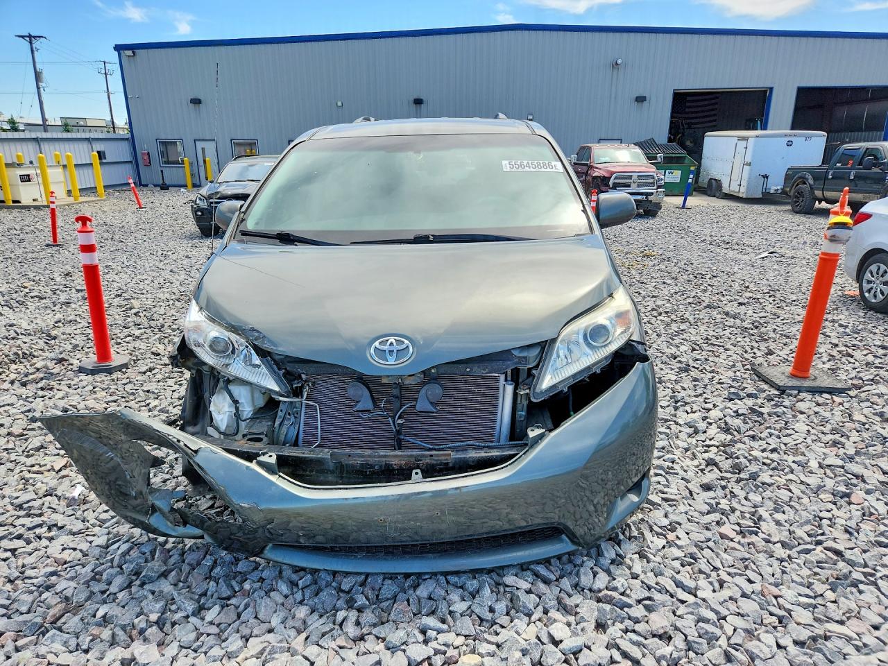 2011 Toyota Sienna Le Gray vin: 5TDKK3DC2BS013888