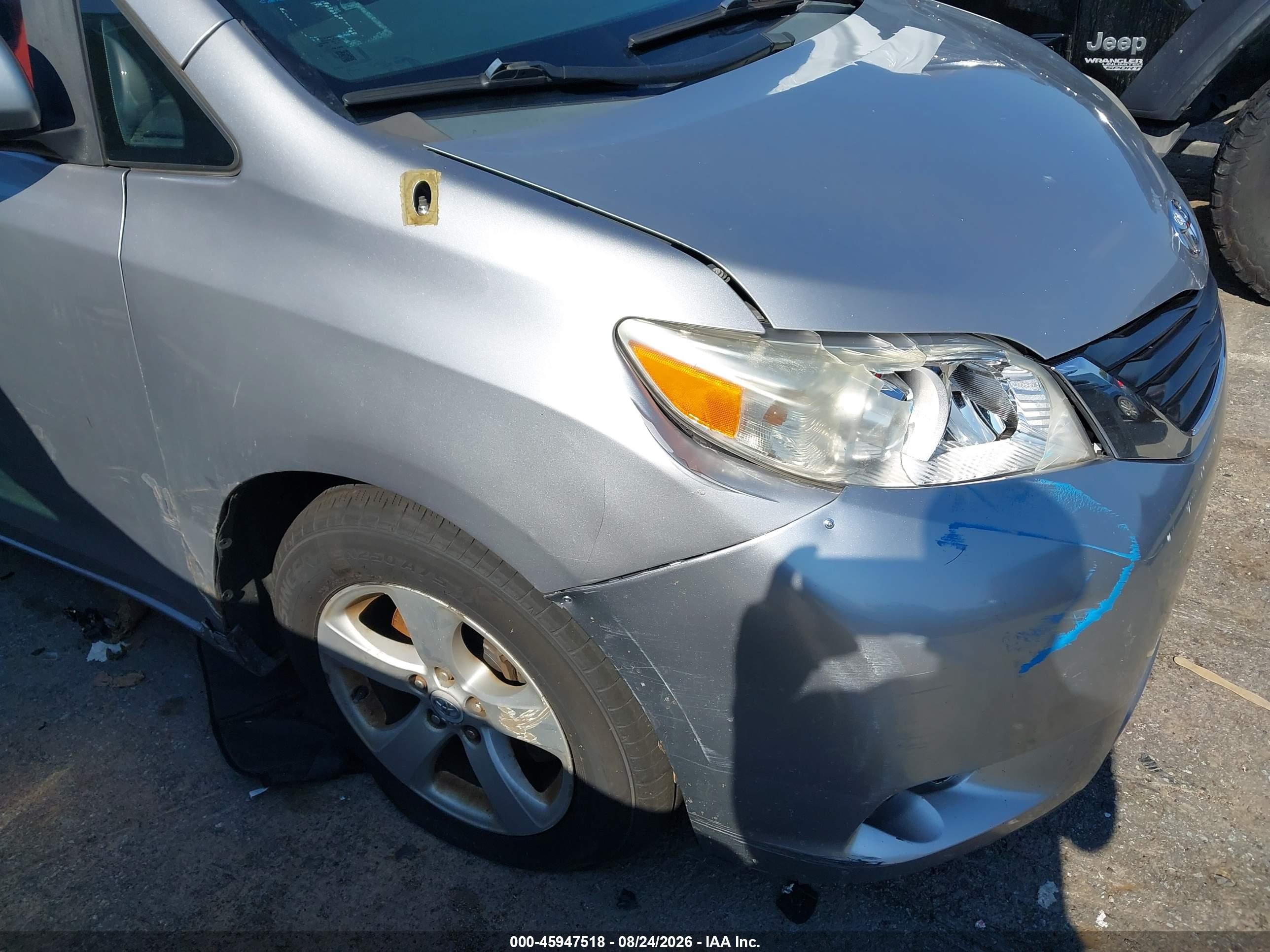 2011 Toyota Sienna Le V6 Silver vin: 5TDKK3DC2BS036779