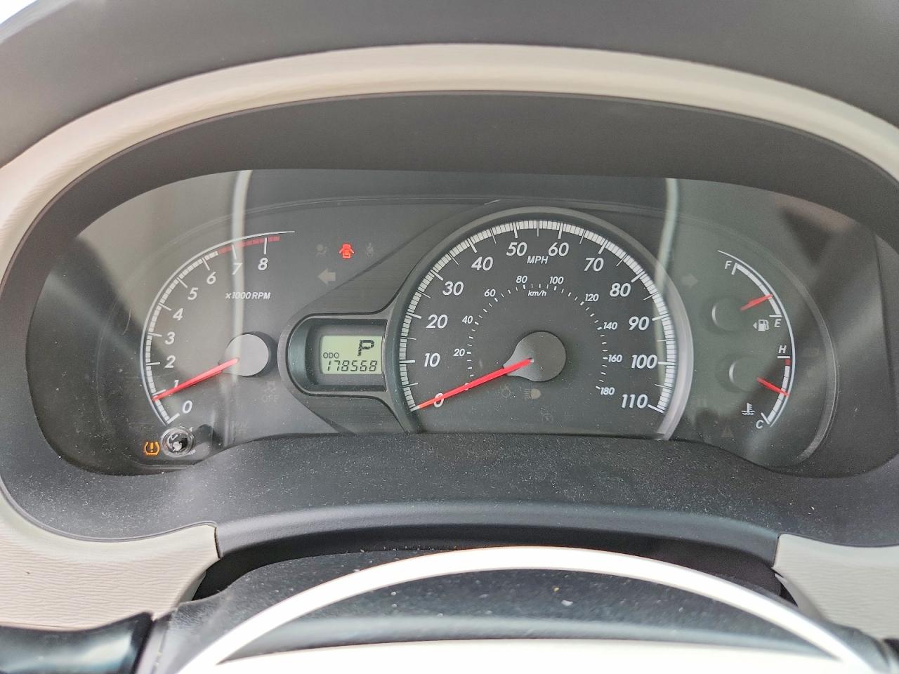 2011 Toyota Sienna Le Gray vin: 5TDKK3DC2BS049676