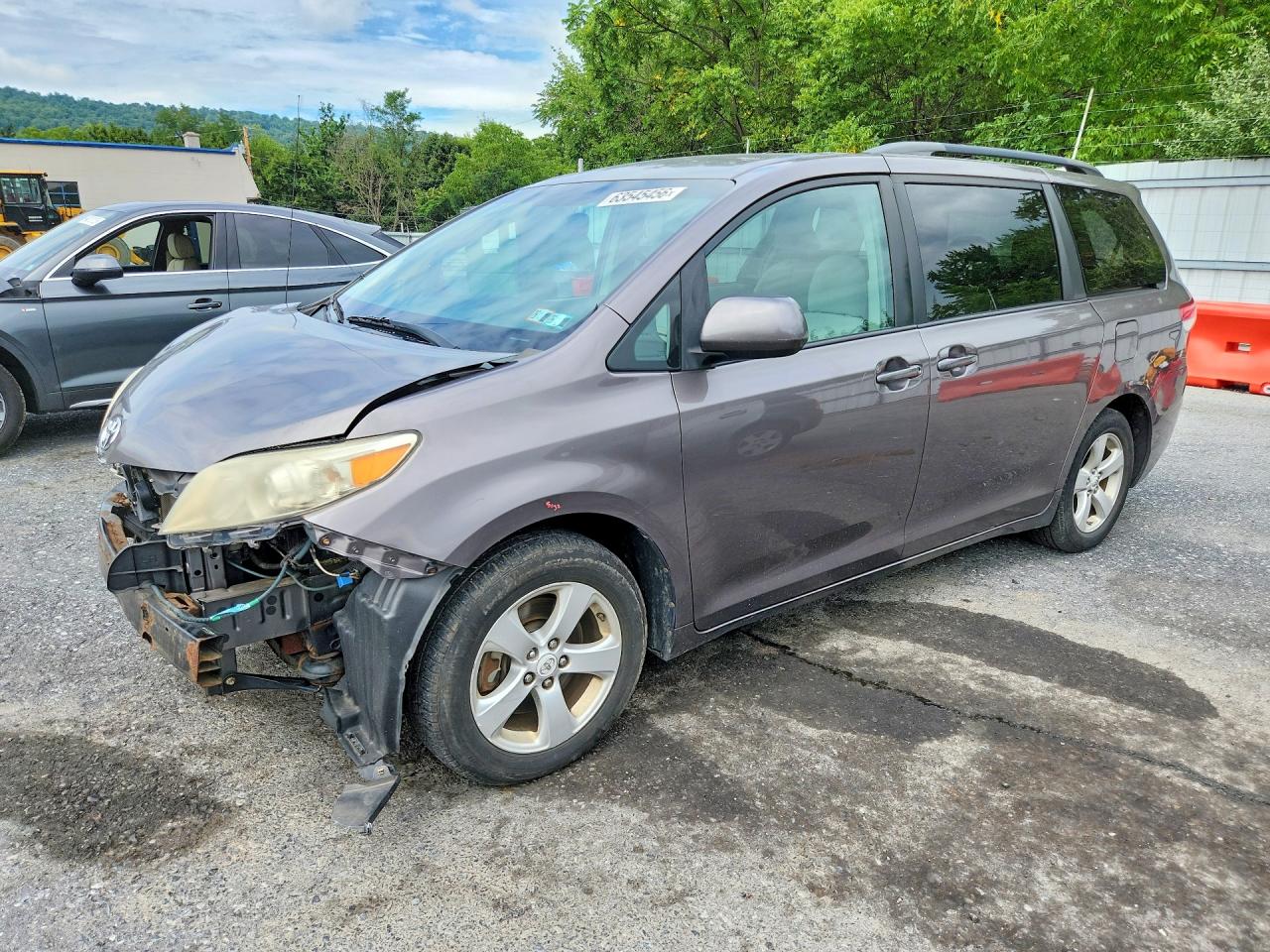 2011 Toyota Sienna Le Gray vin: 5TDKK3DC2BS049676