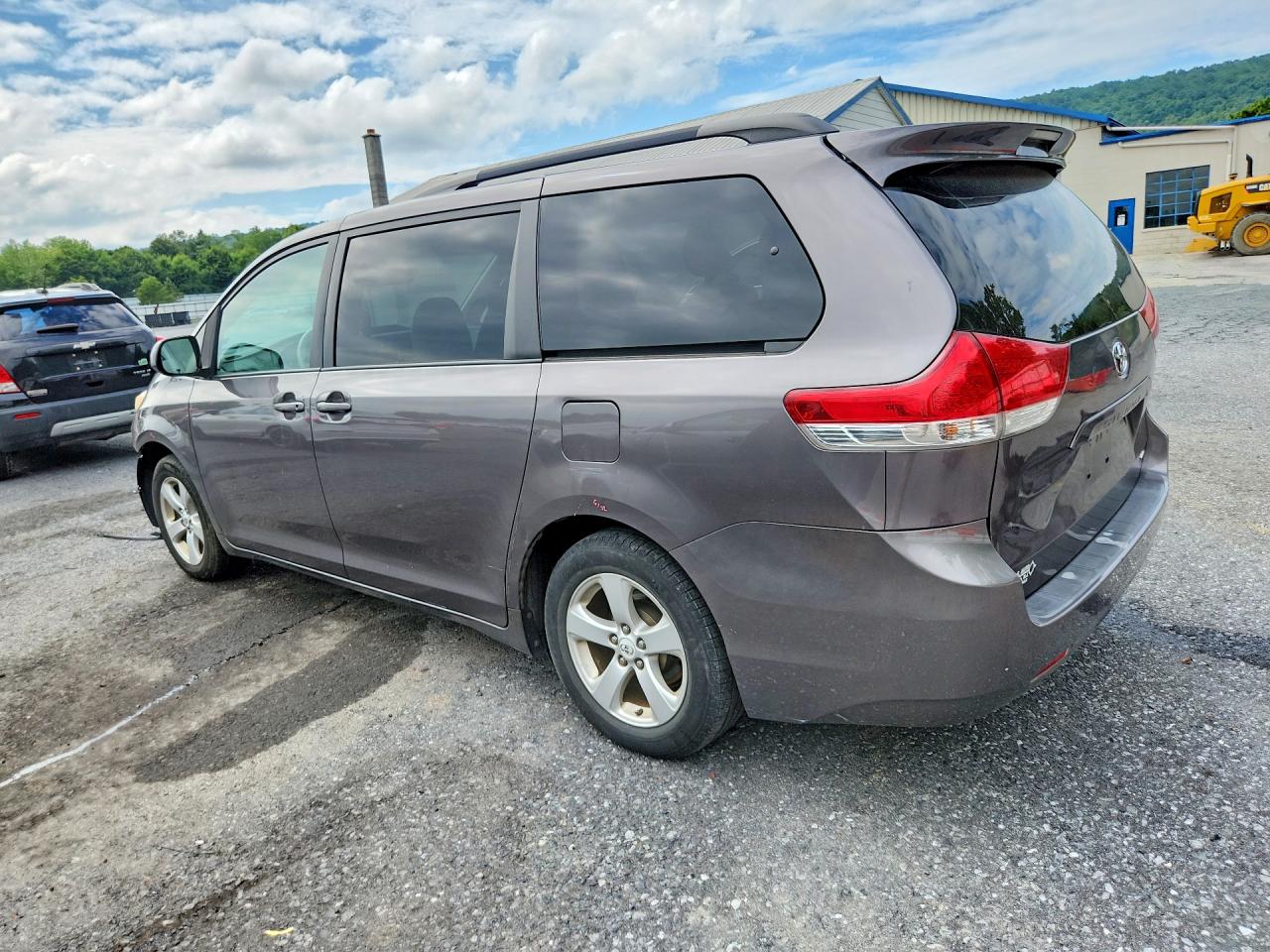 2011 Toyota Sienna Le Gray vin: 5TDKK3DC2BS049676