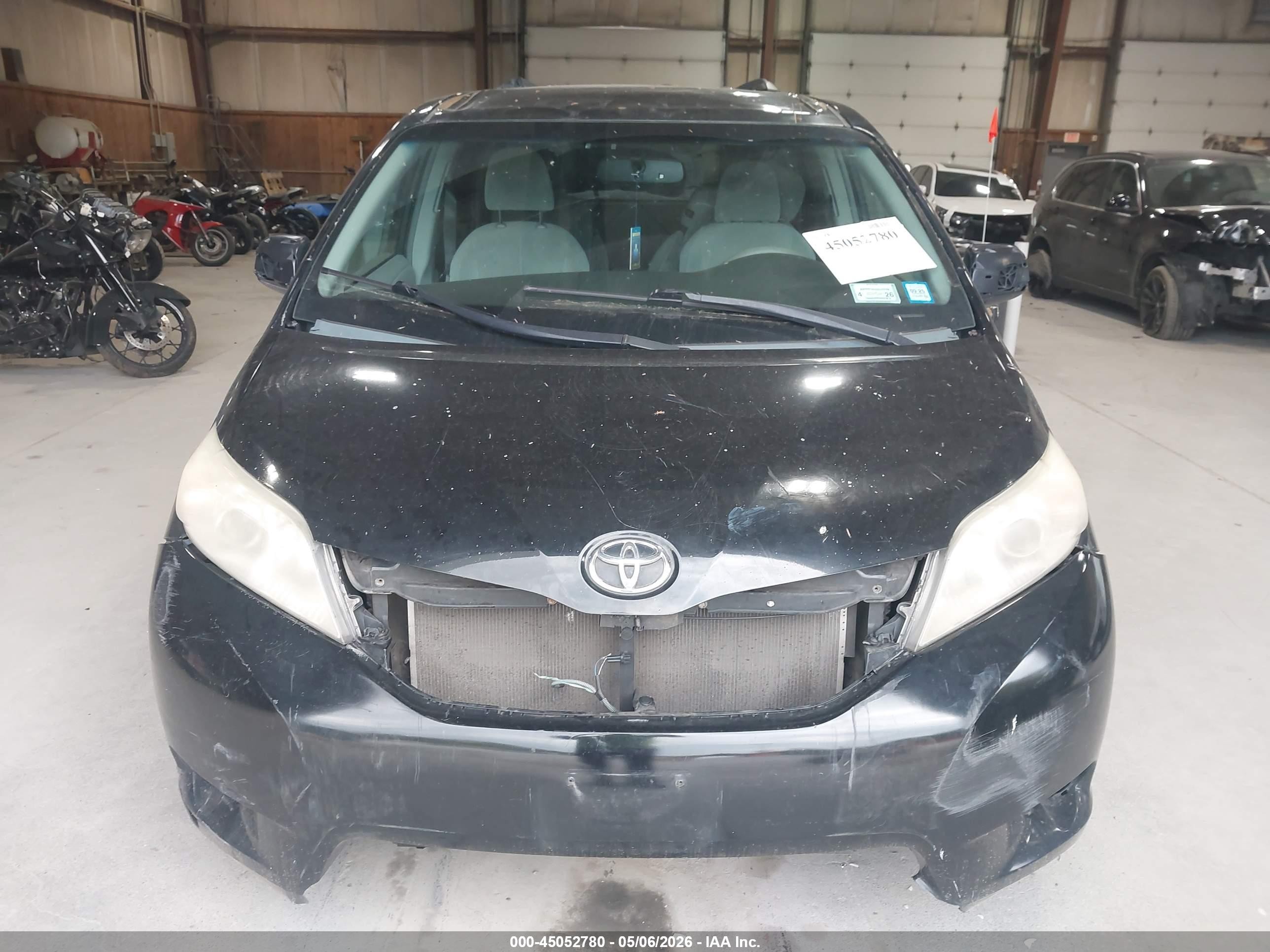 2011 Toyota Sienna Le V6 Black vin: 5TDKK3DC2BS051055