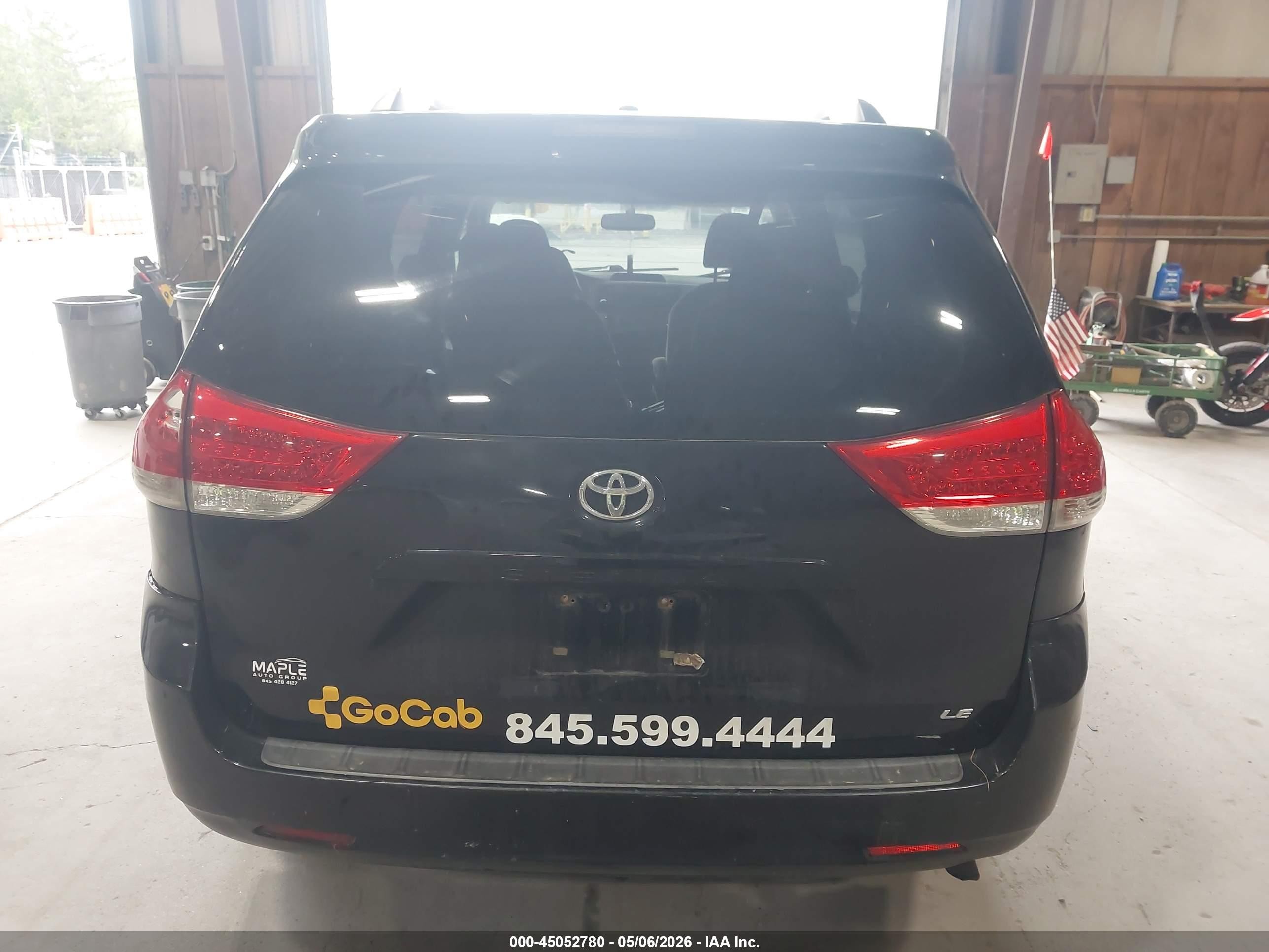 2011 Toyota Sienna Le V6 Black vin: 5TDKK3DC2BS051055