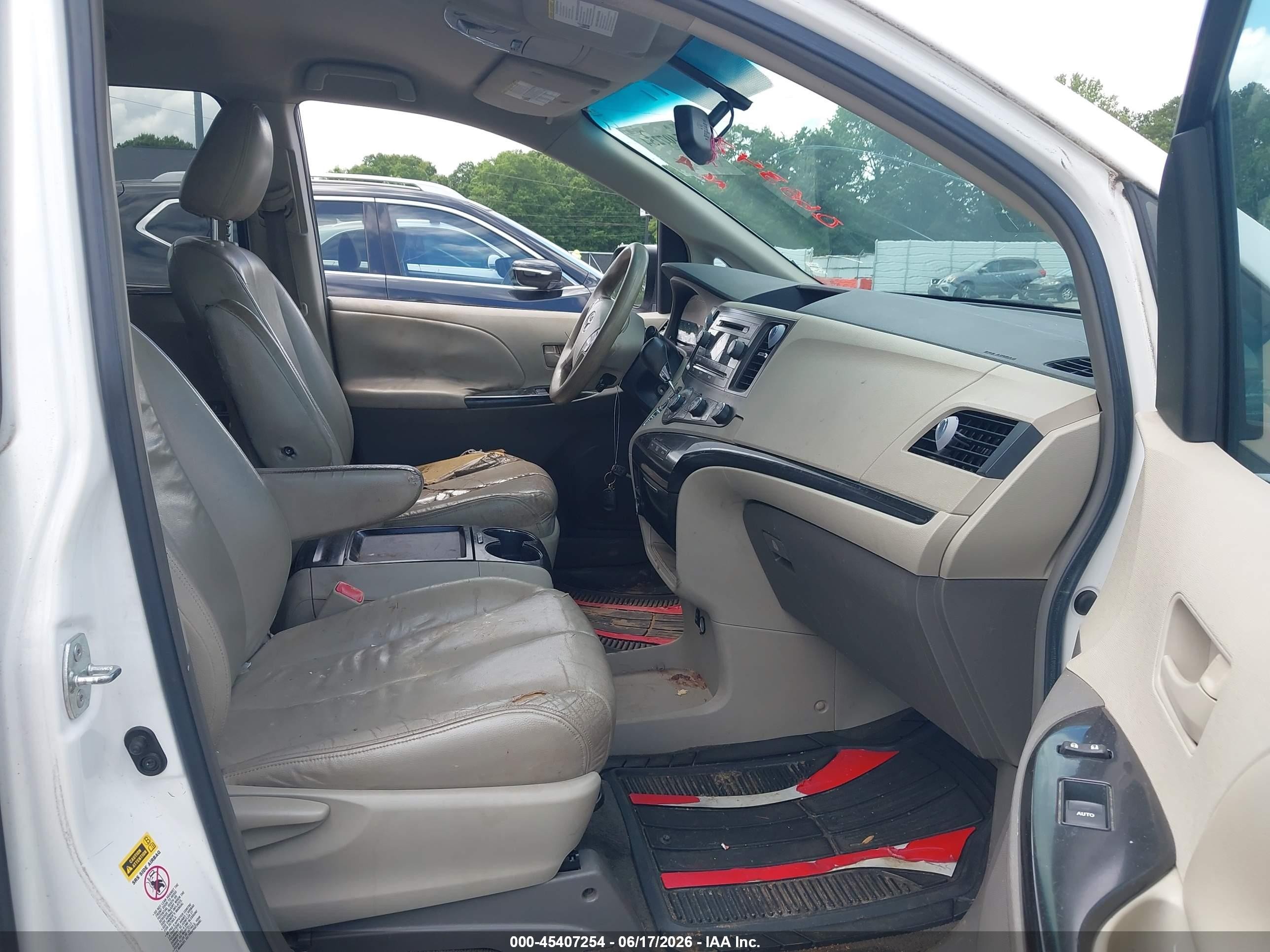 2011 Toyota Sienna Le V6 White vin: 5TDKK3DC2BS066347