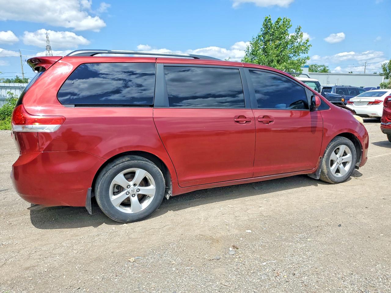 2011 Toyota Sienna Le Red vin: 5TDKK3DC2BS070351