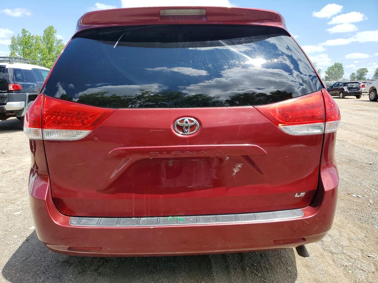 2011 Toyota Sienna Le Red vin: 5TDKK3DC2BS070351