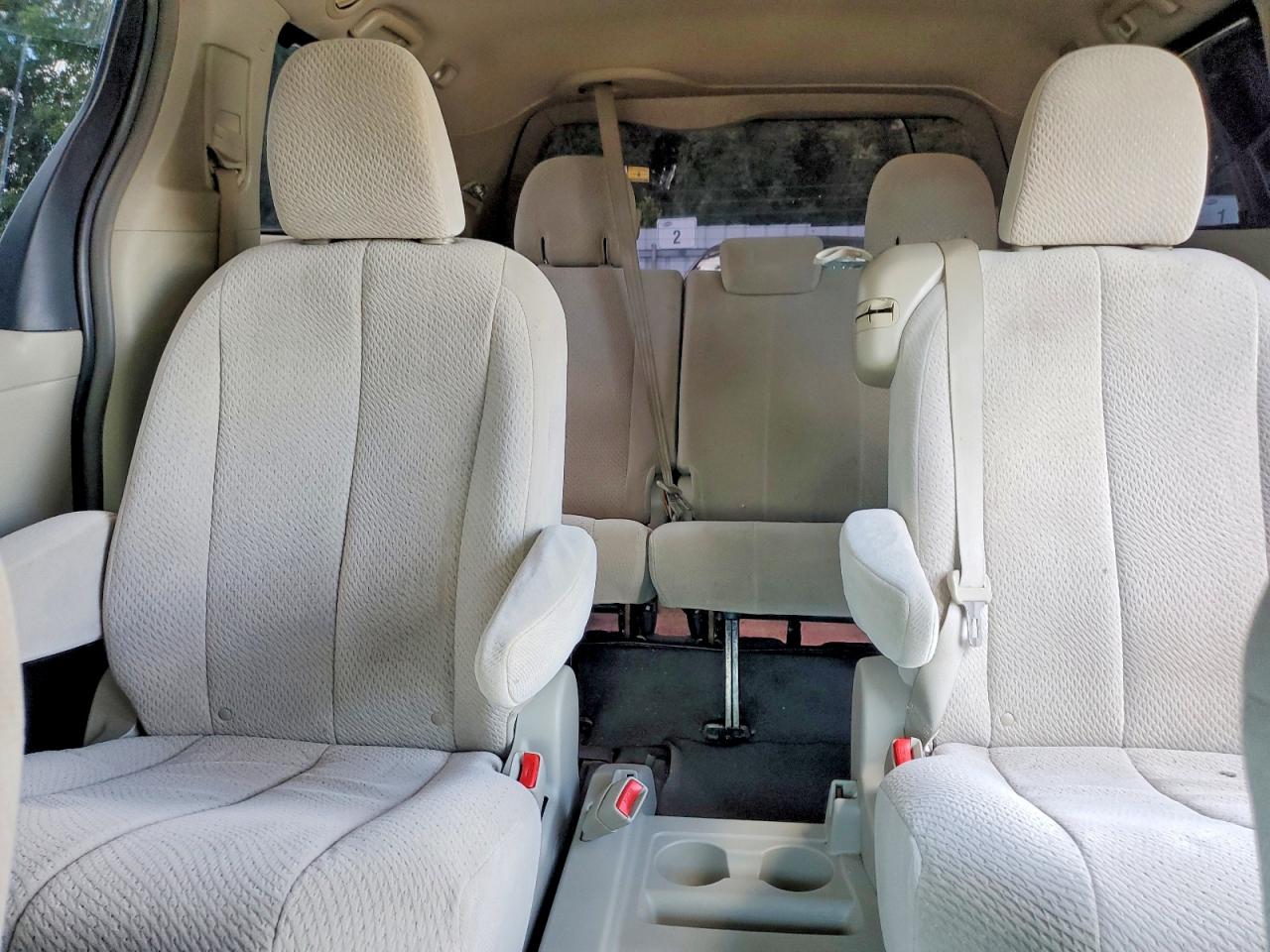 2011 Toyota Sienna Le Red vin: 5TDKK3DC2BS070351