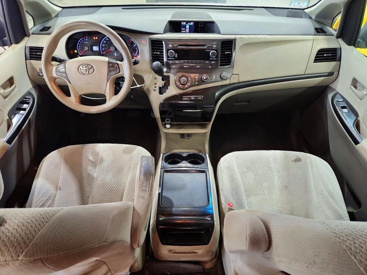 2011 Toyota Sienna Le Gray vin: 5TDKK3DC2BS080703