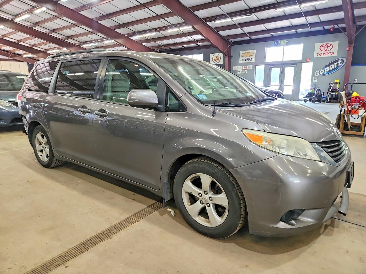 2011 Toyota Sienna Le Gray vin: 5TDKK3DC2BS080703