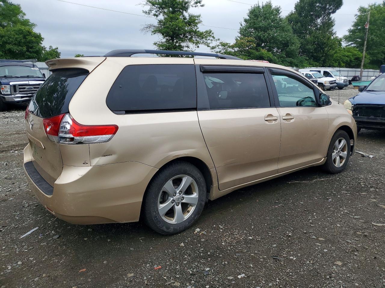 2011 Toyota Sienna Le Gold vin: 5TDKK3DC2BS086517