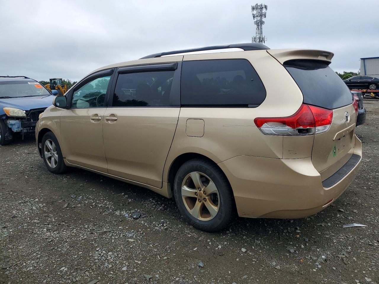 2011 Toyota Sienna Le Gold vin: 5TDKK3DC2BS086517