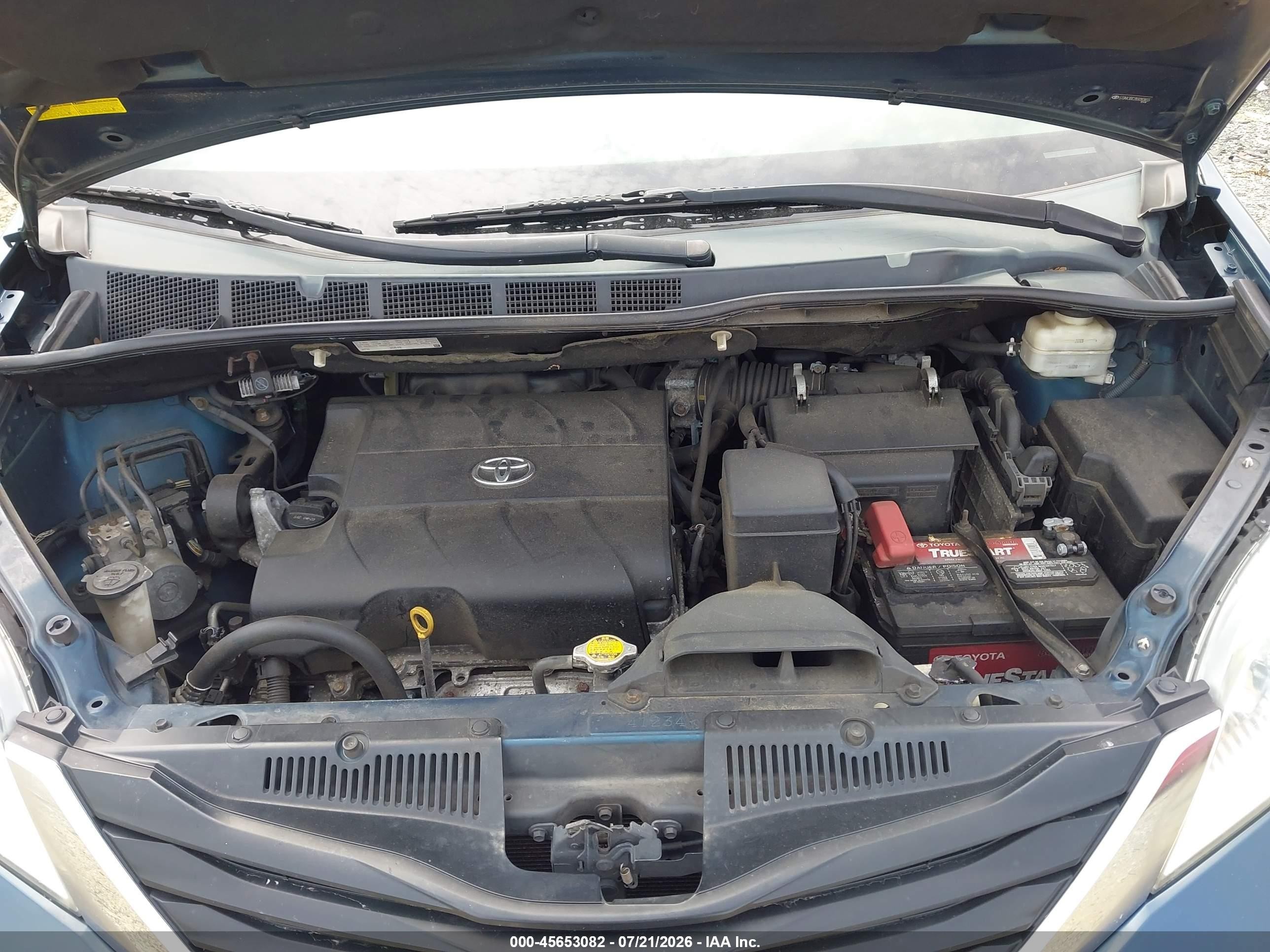 2011 Toyota Sienna Le V6 Dark Blue vin: 5TDKK3DC2BS093855