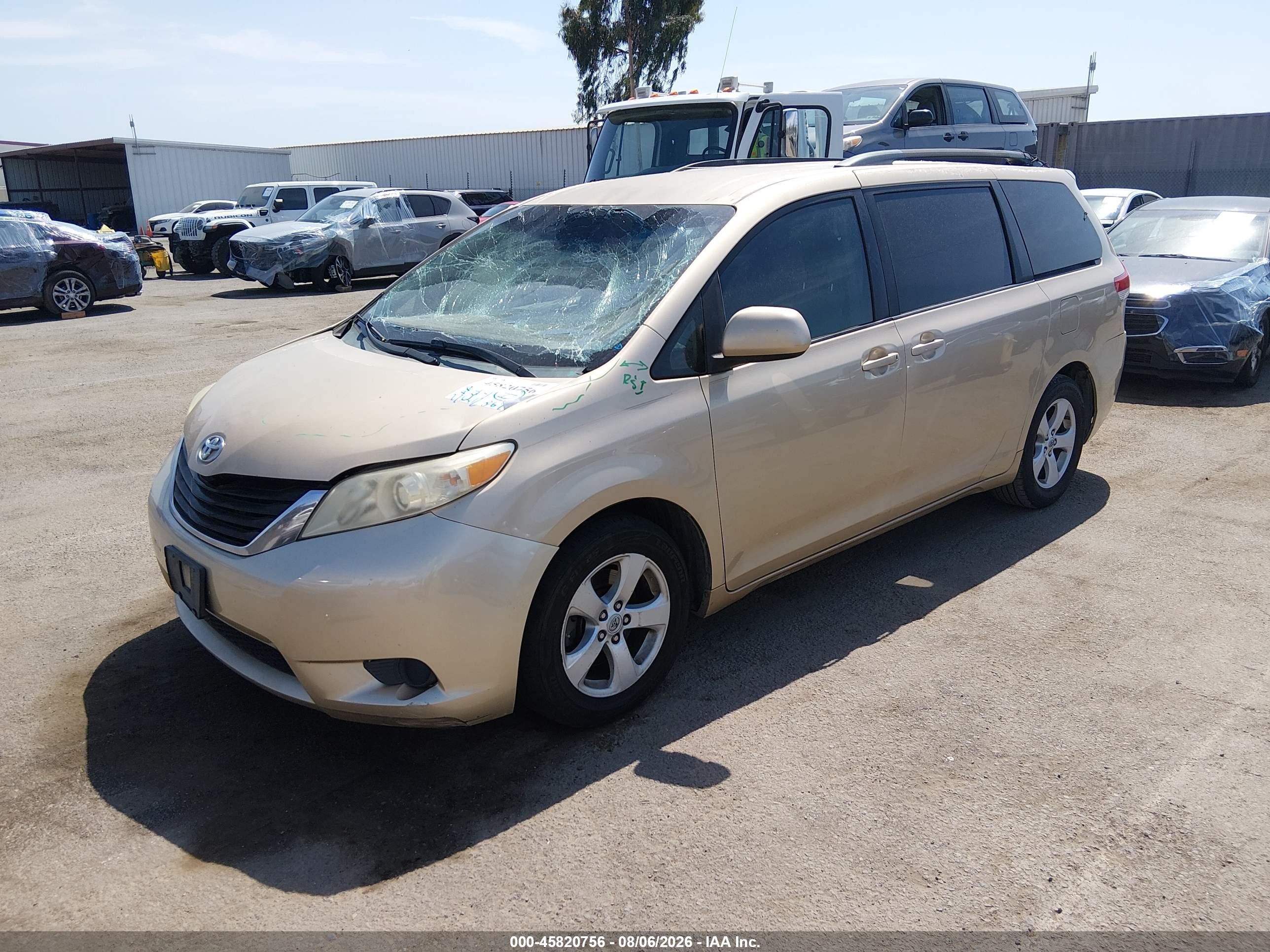 2011 Toyota Sienna Le V6 Champagne vin: 5TDKK3DC2BS124280