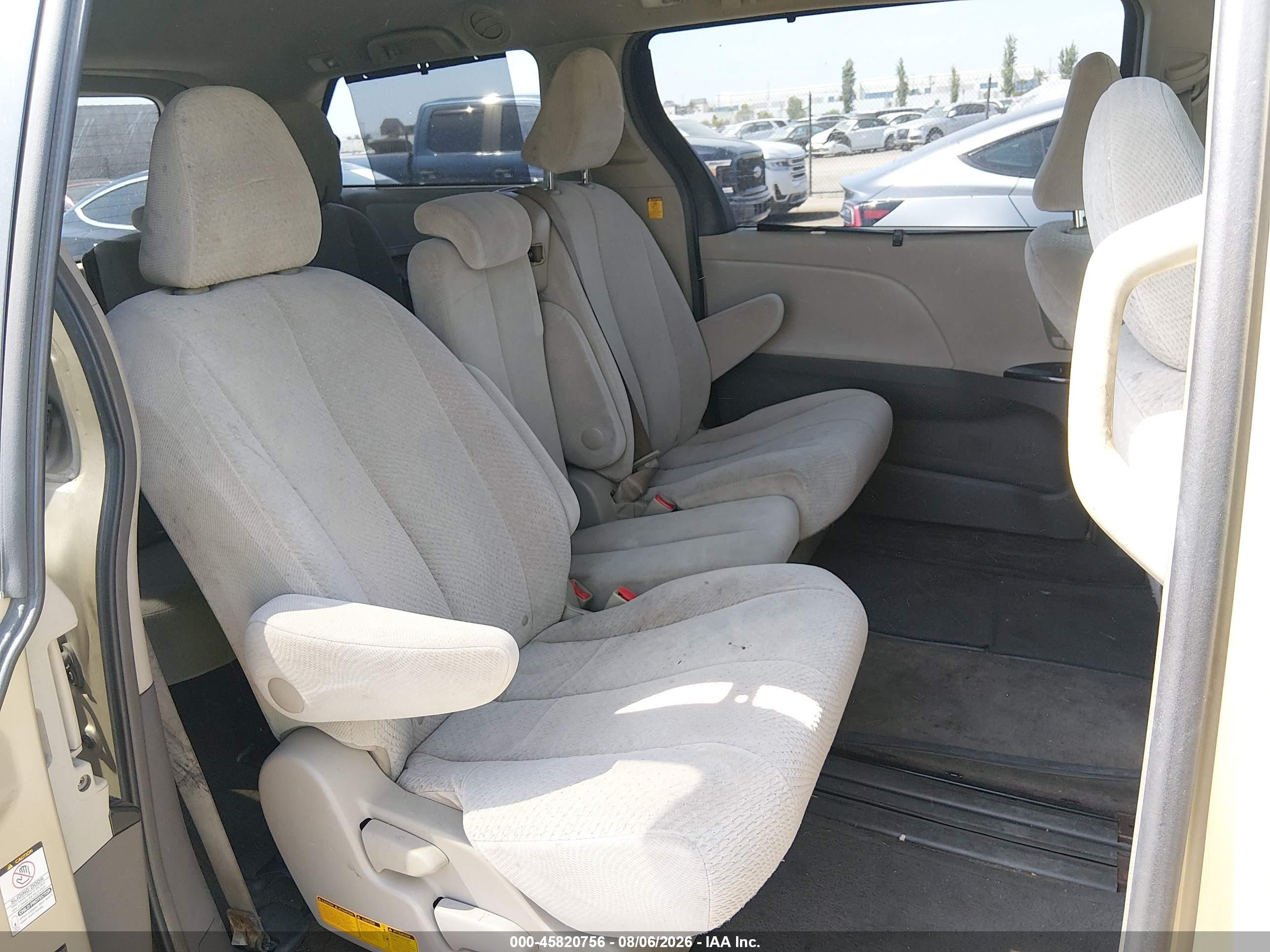 2011 Toyota Sienna Le V6 Champagne vin: 5TDKK3DC2BS124280
