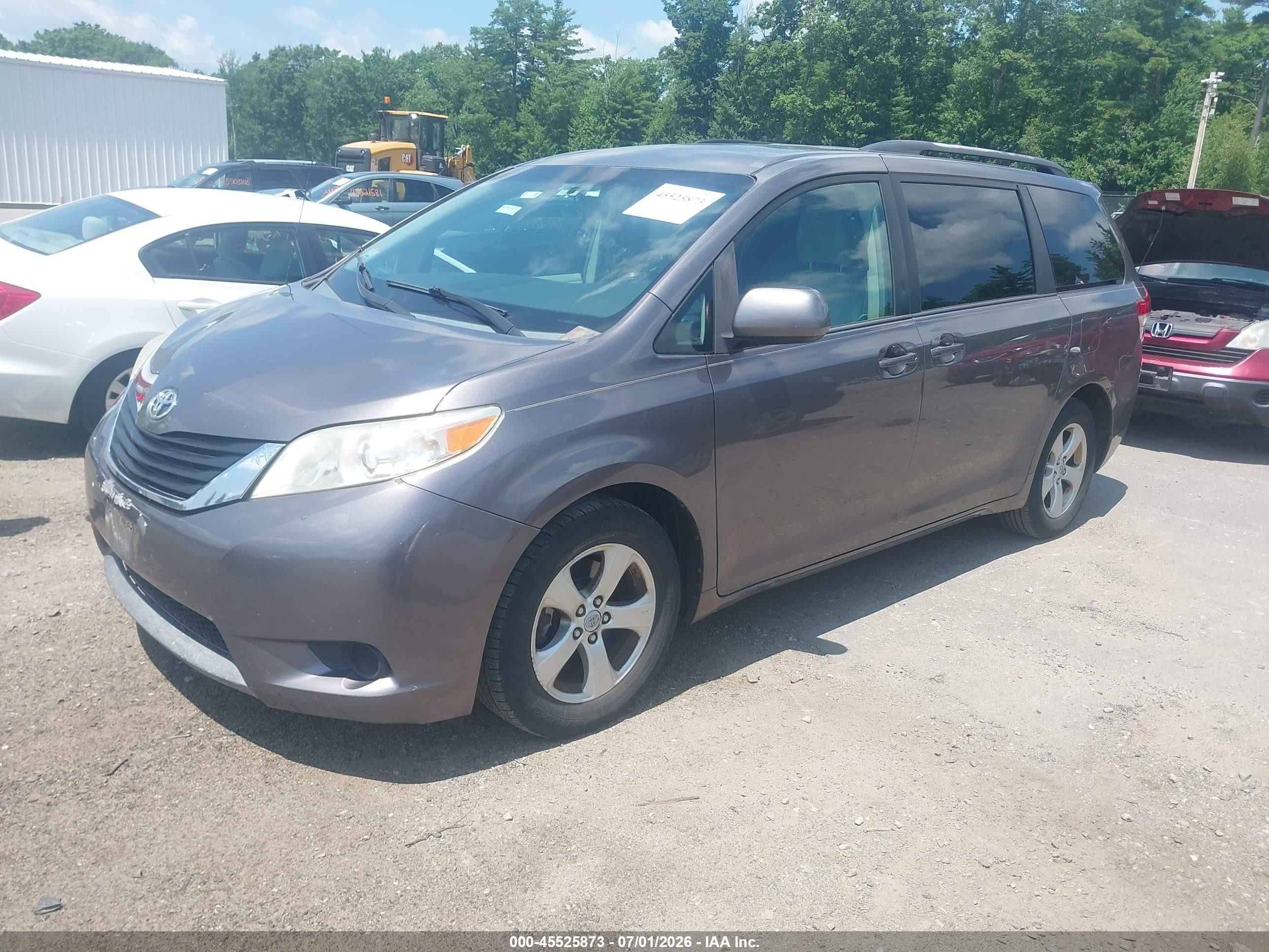 2011 Toyota Sienna Le V6 Gray vin: 5TDKK3DC2BS130824