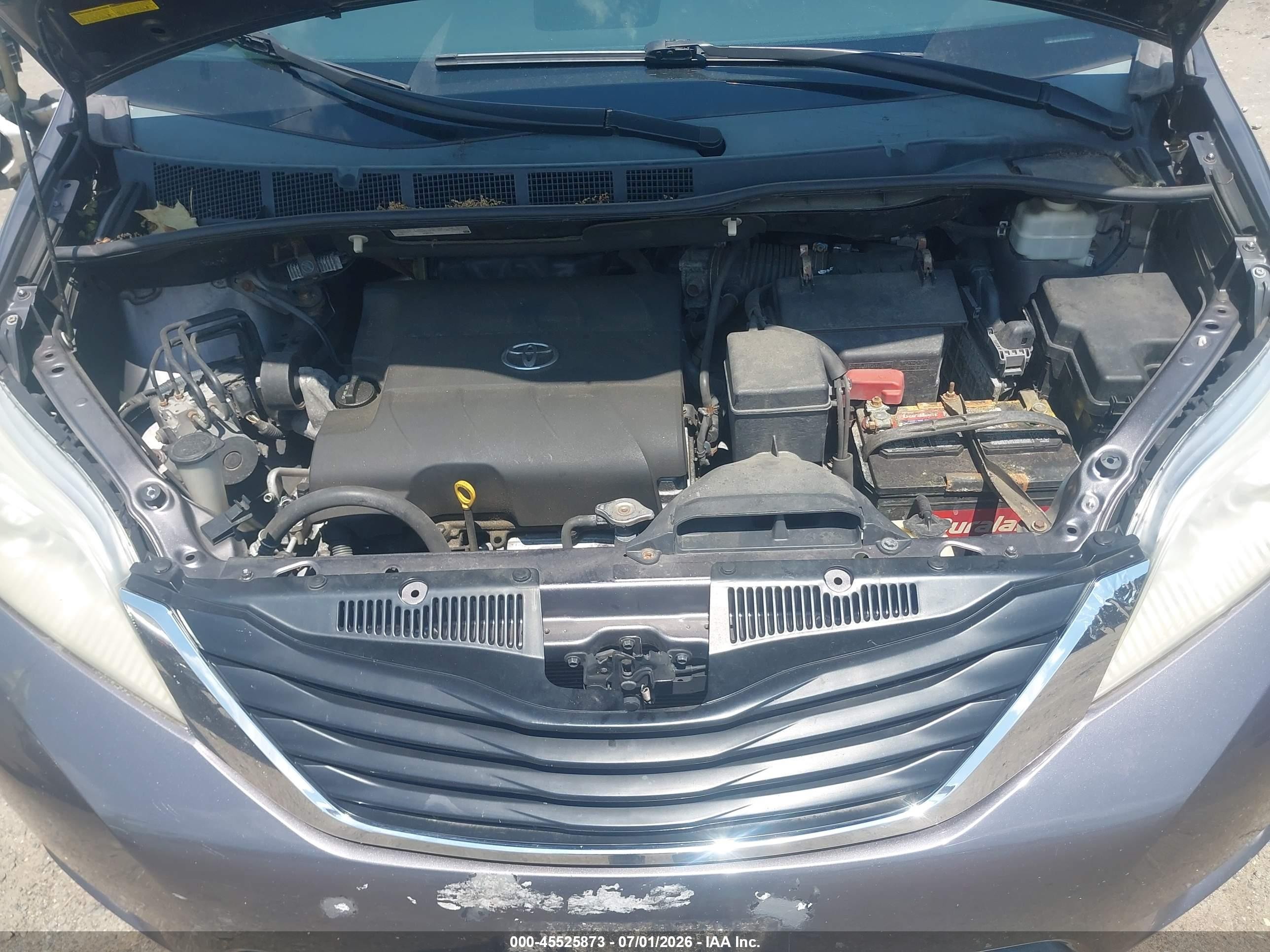 2011 Toyota Sienna Le V6 Gray vin: 5TDKK3DC2BS130824