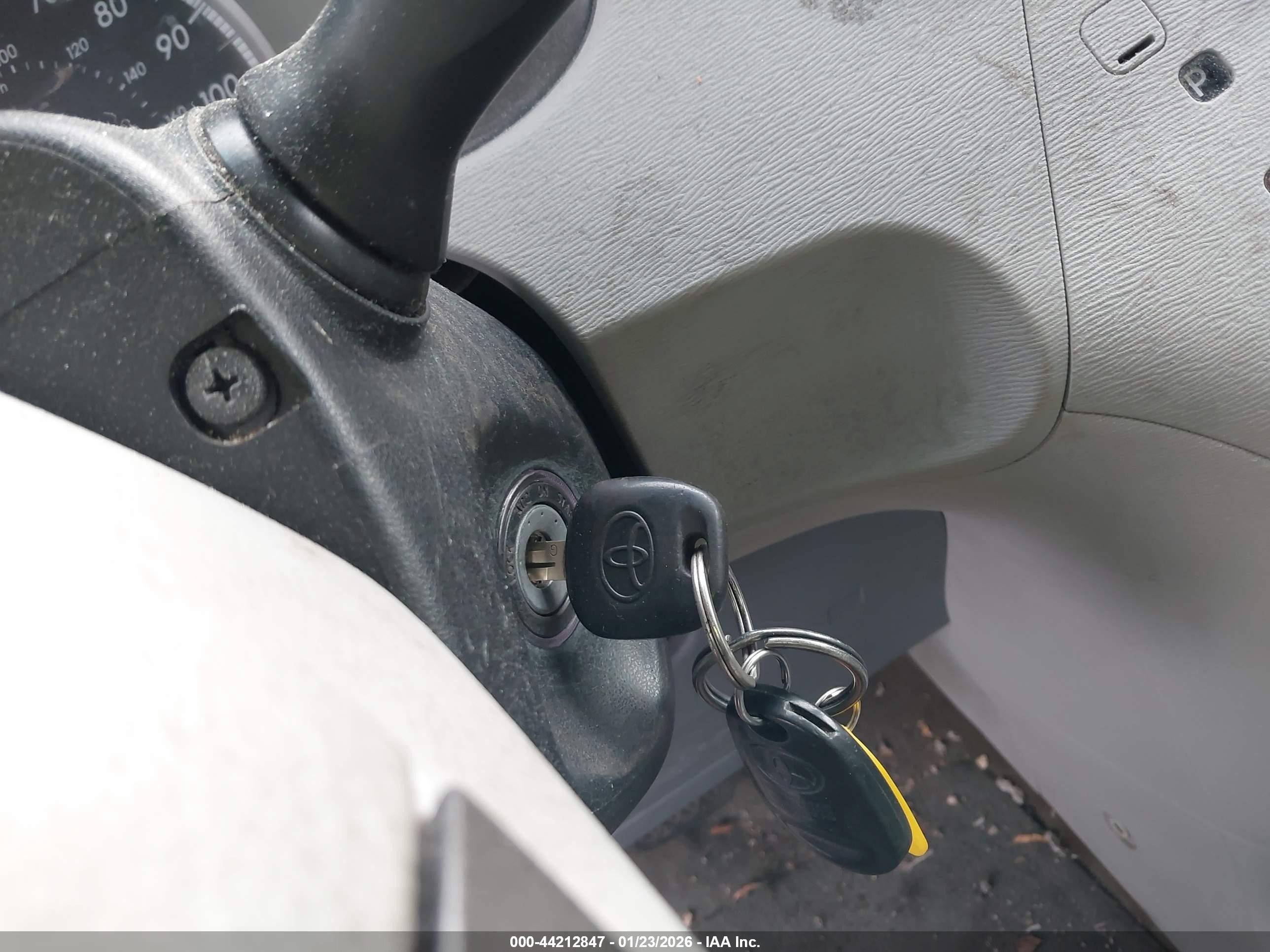 2011 Toyota Sienna Le V6 Gray vin: 5TDKK3DC2BS143203