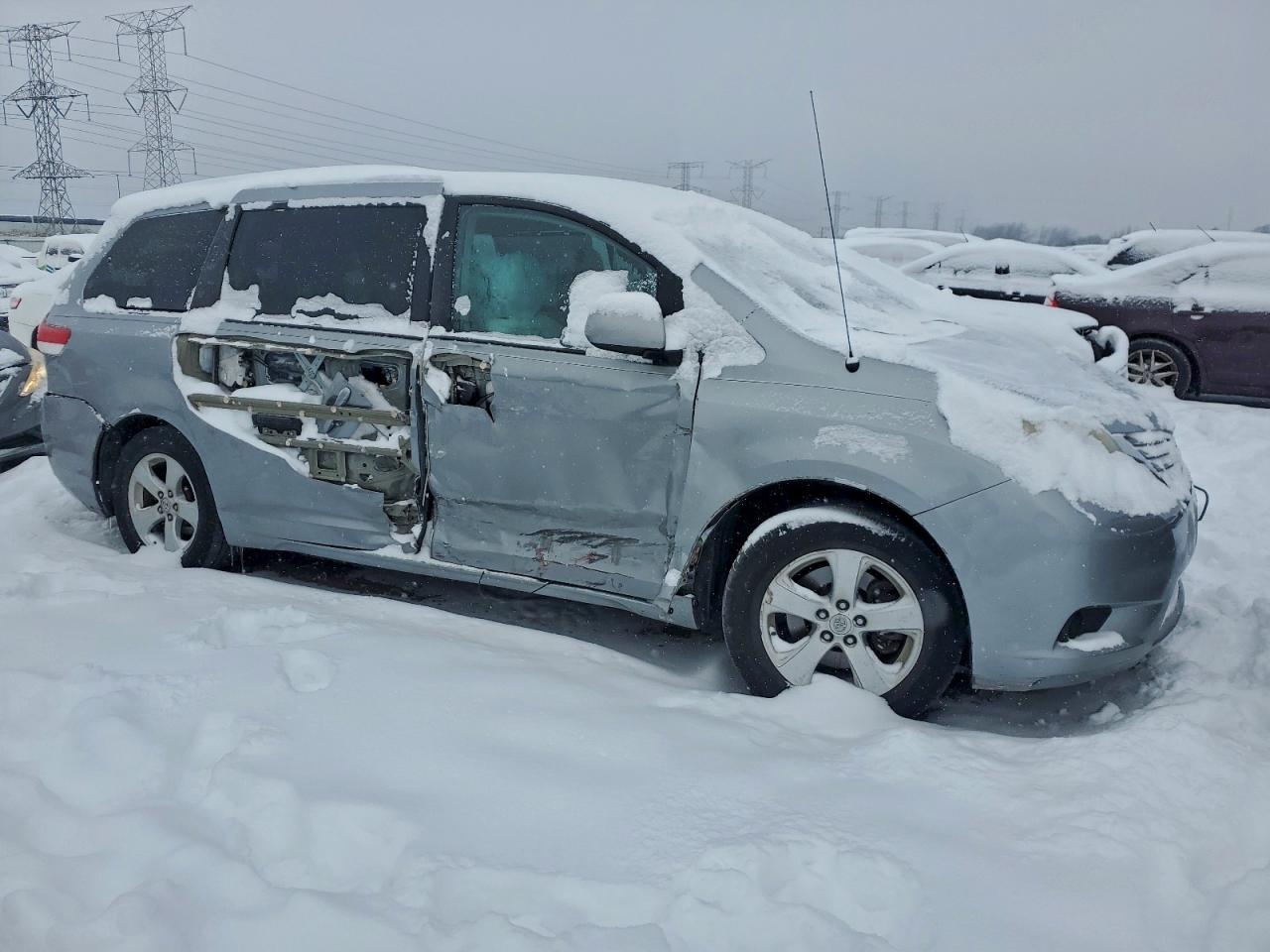 2011 Toyota Sienna Le Silver vin: 5TDKK3DC2BS144643