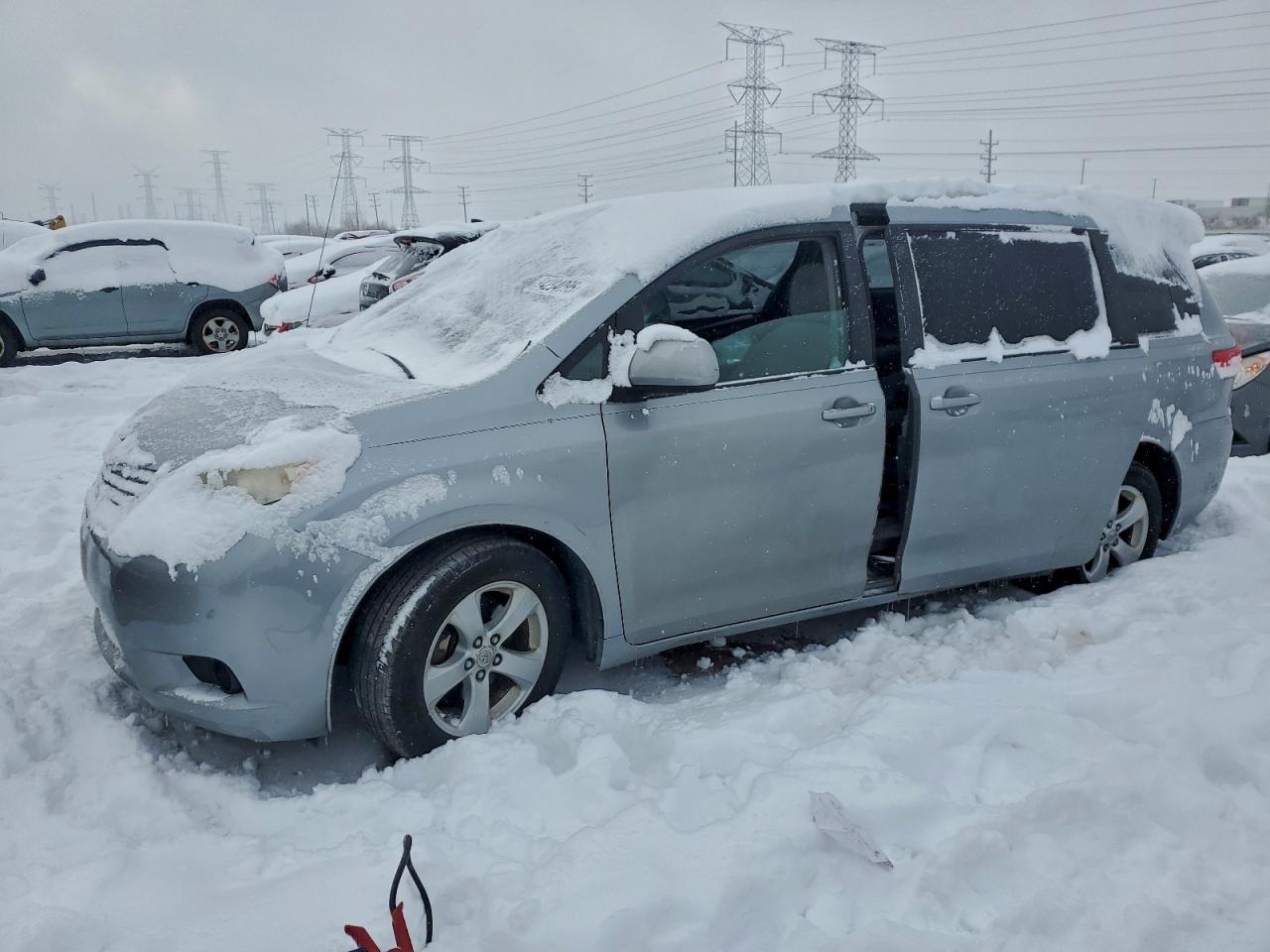 2011 Toyota Sienna Le Silver vin: 5TDKK3DC2BS144643
