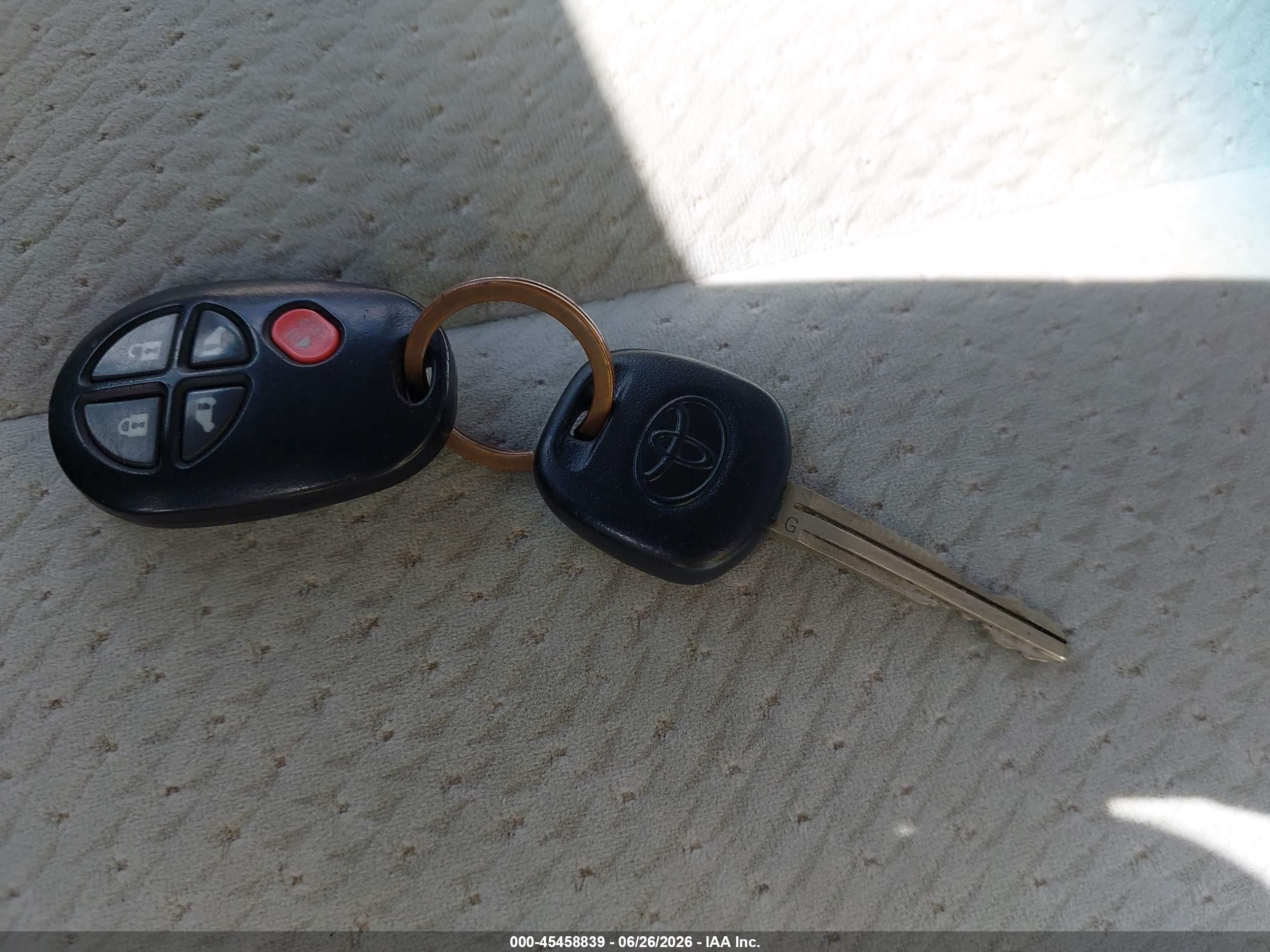 2011 Toyota Sienna Le V6 Gold vin: 5TDKK3DC2BS148871