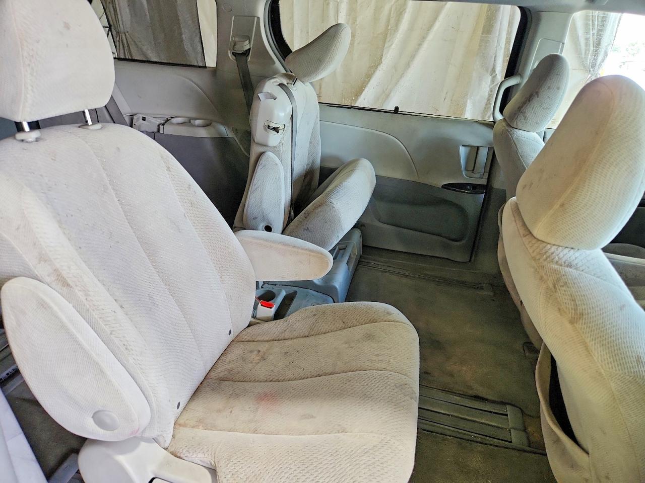 2011 Toyota Sienna Le Синий vin: 5TDKK3DC2BS152533