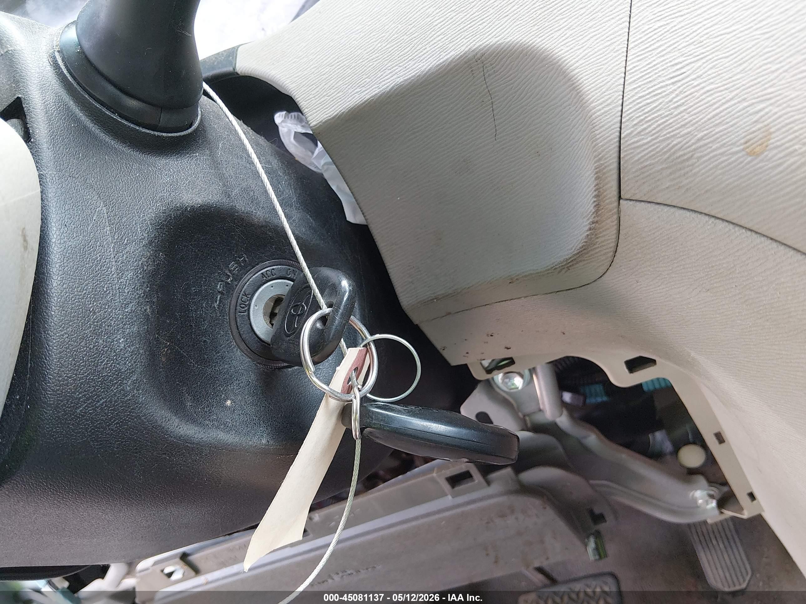 2011 Toyota Sienna Le V6 Белый vin: 5TDKK3DC2BS161801