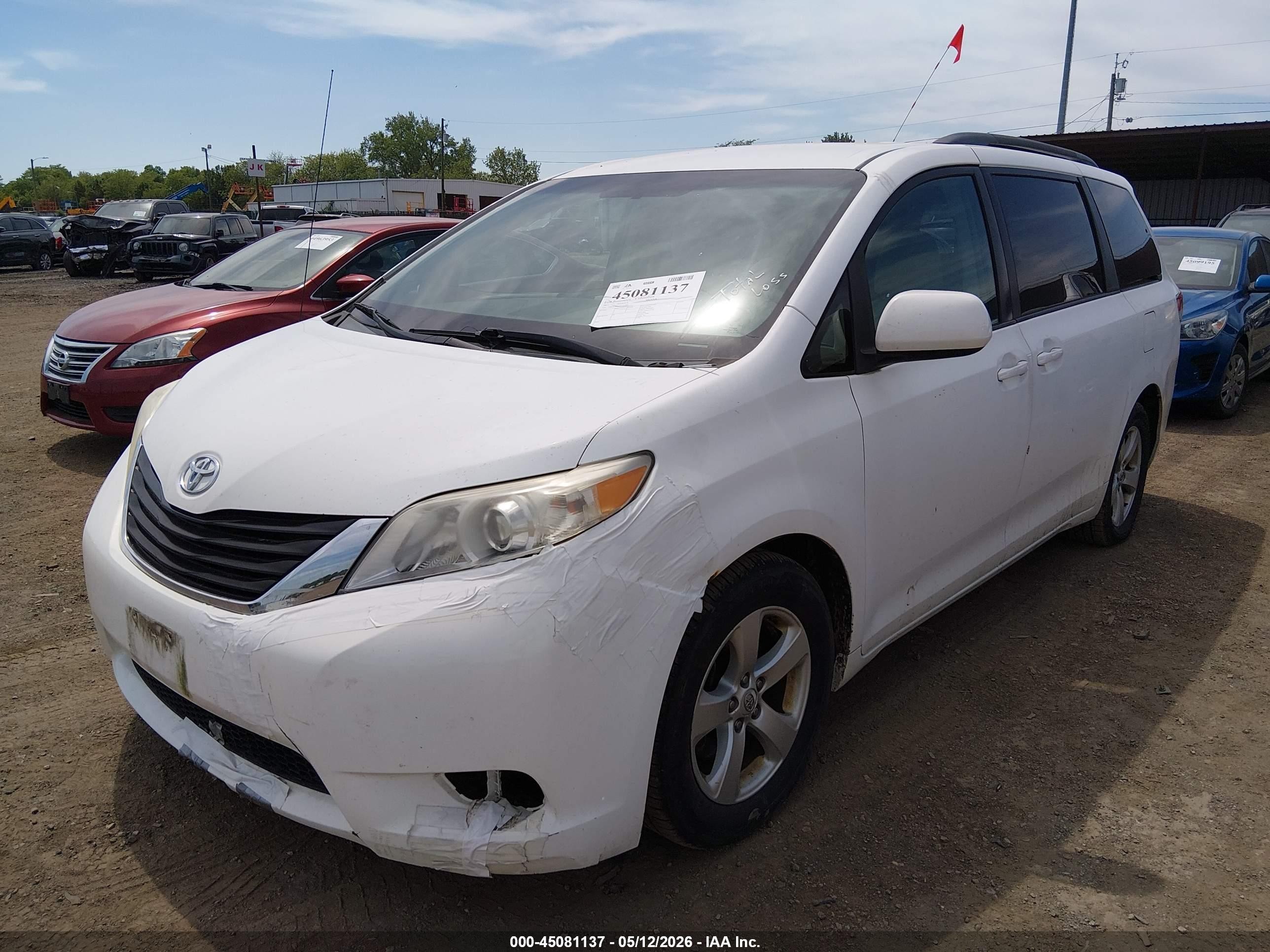 2011 Toyota Sienna Le V6 Белый vin: 5TDKK3DC2BS161801