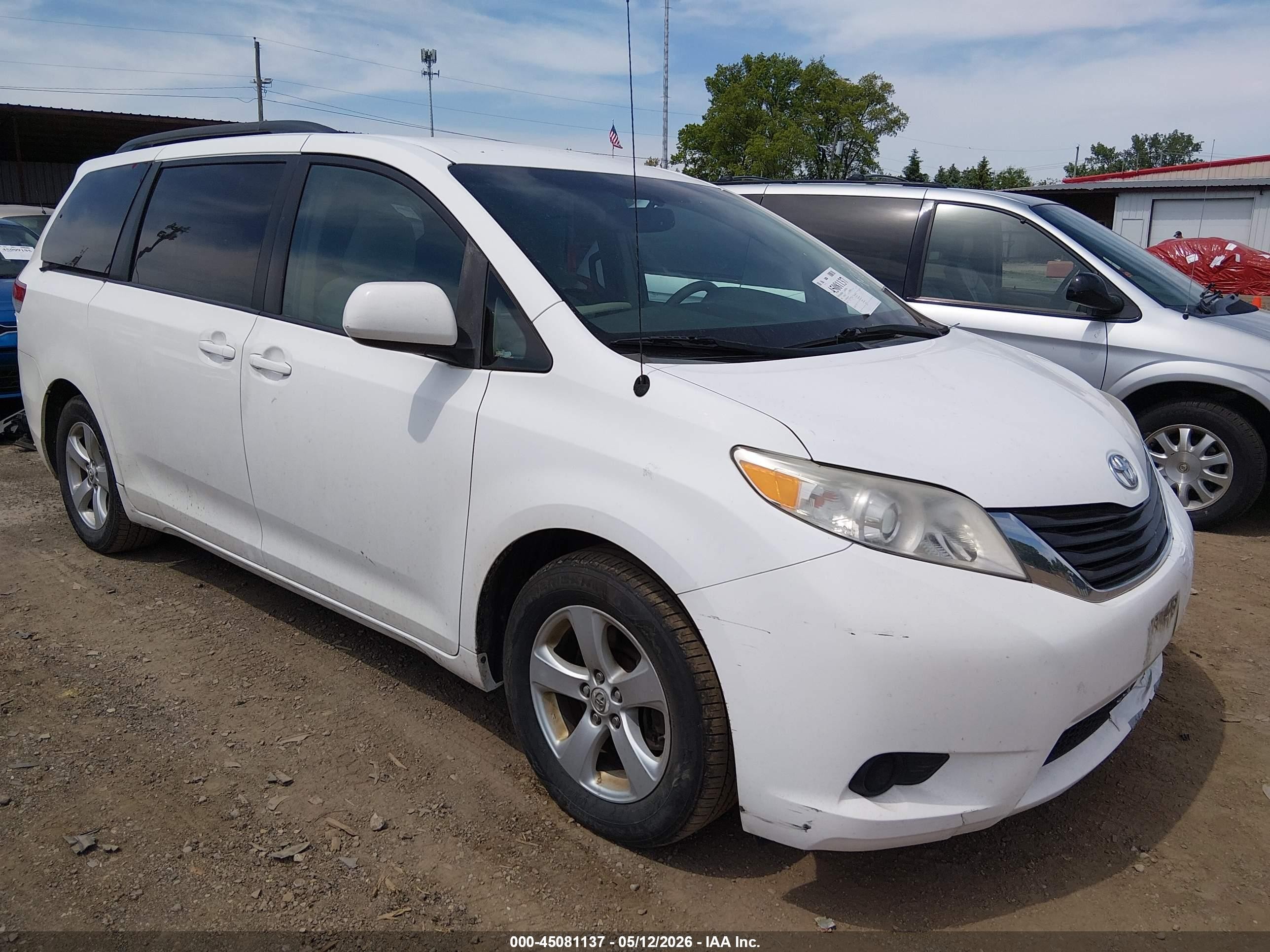 2011 Toyota Sienna Le V6 Белый vin: 5TDKK3DC2BS161801
