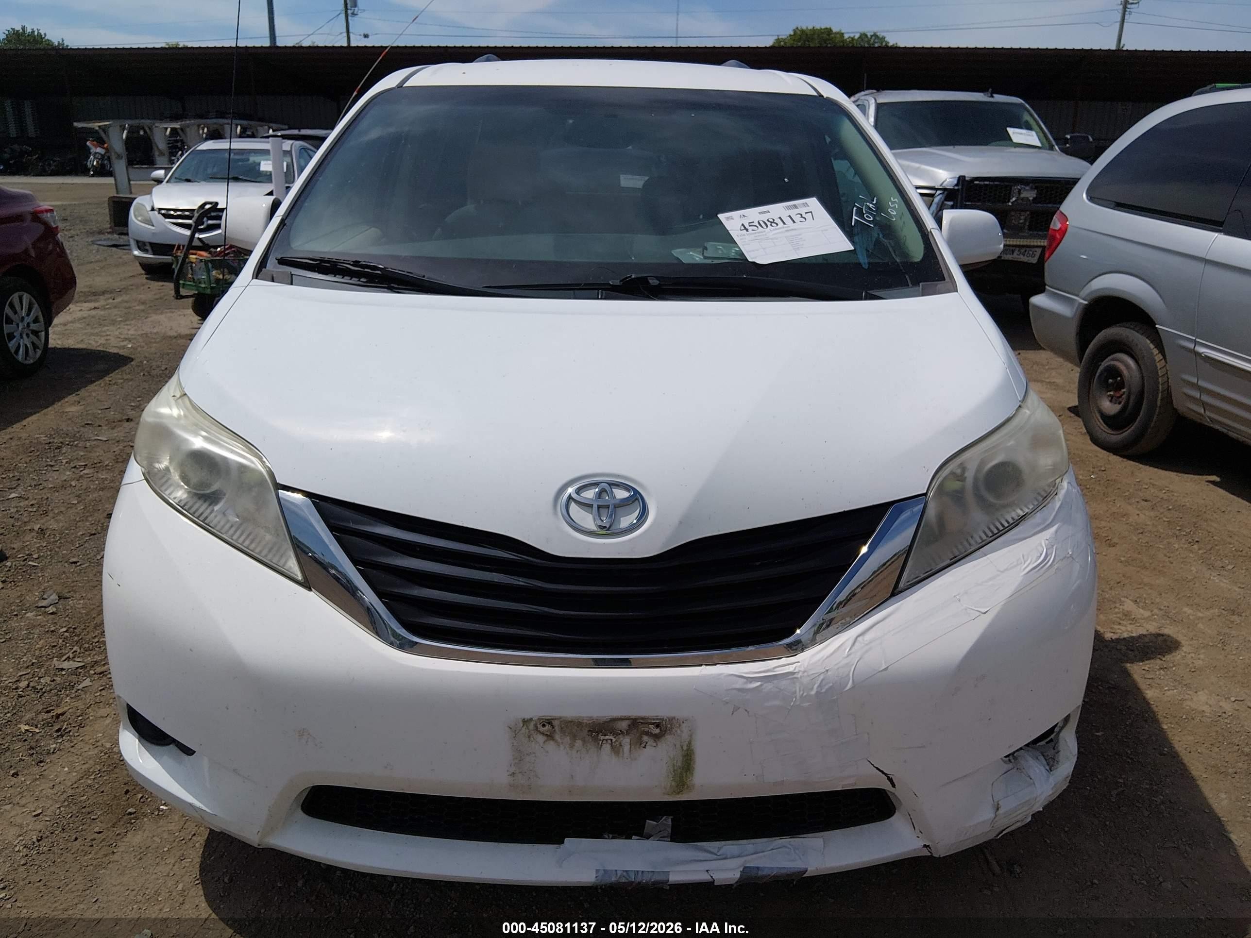 2011 Toyota Sienna Le V6 Белый vin: 5TDKK3DC2BS161801