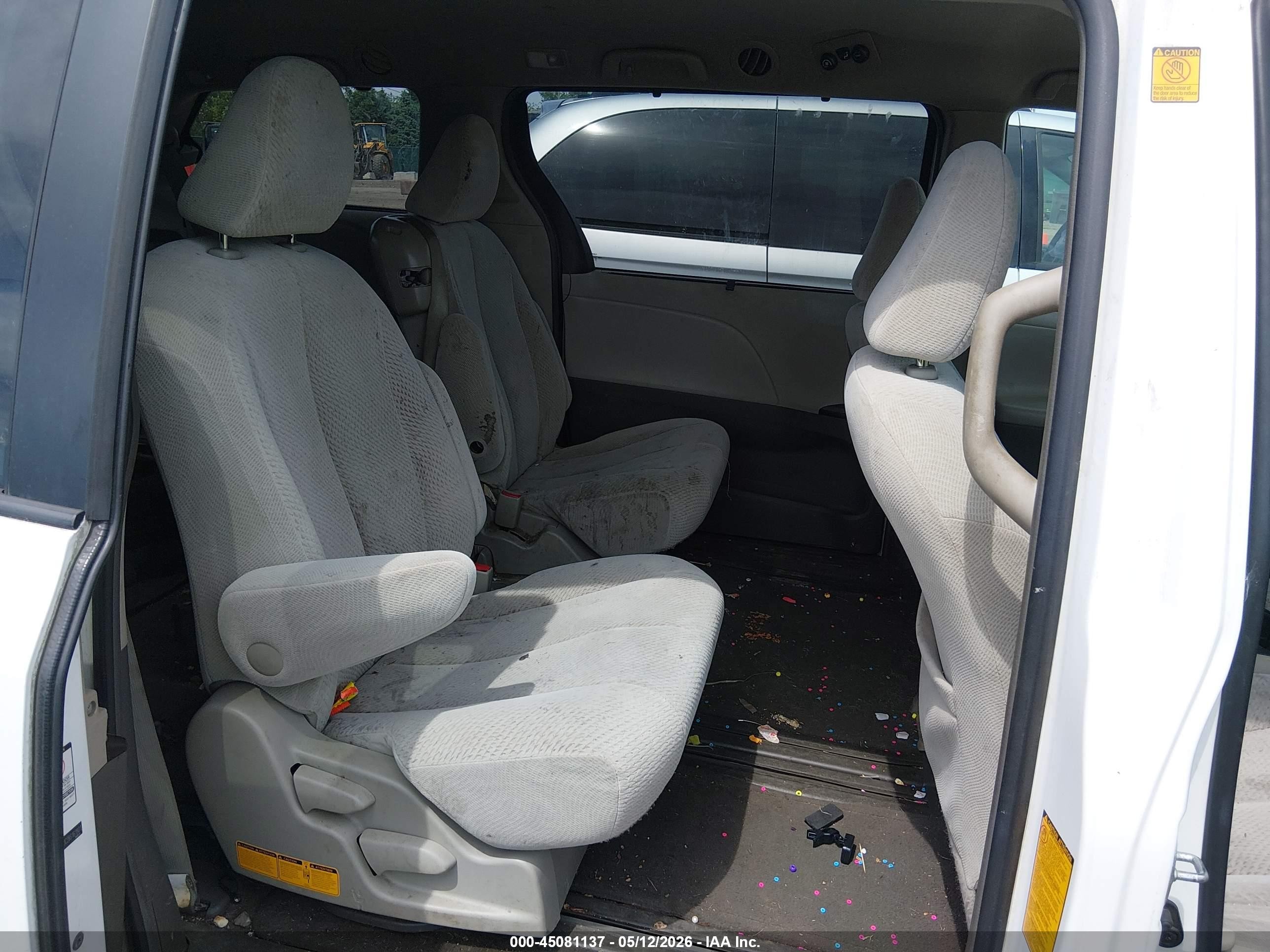 2011 Toyota Sienna Le V6 Белый vin: 5TDKK3DC2BS161801