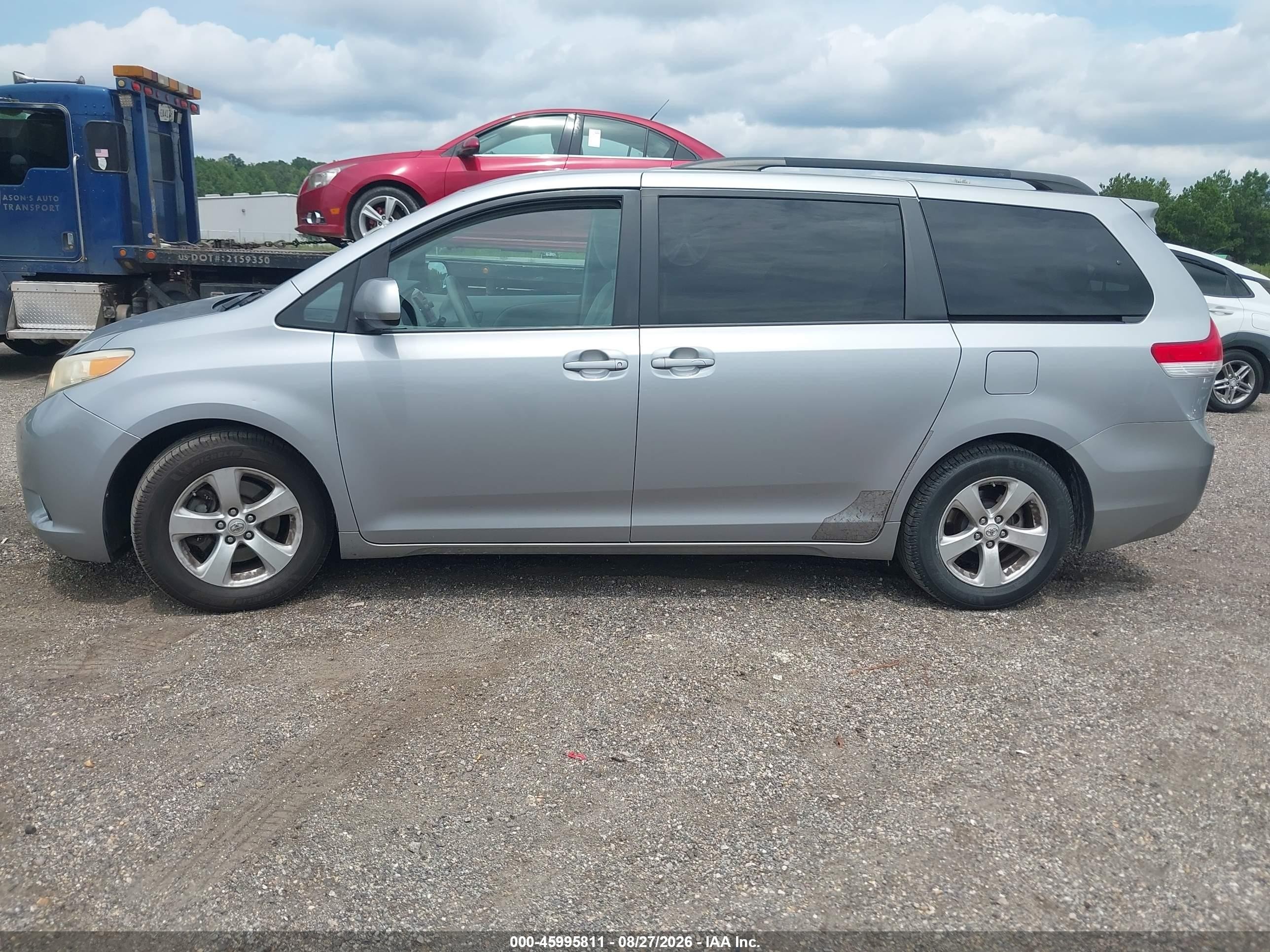 2012 Toyota Sienna Le V6 8 Passenger Silver vin: 5TDKK3DC2CS179751