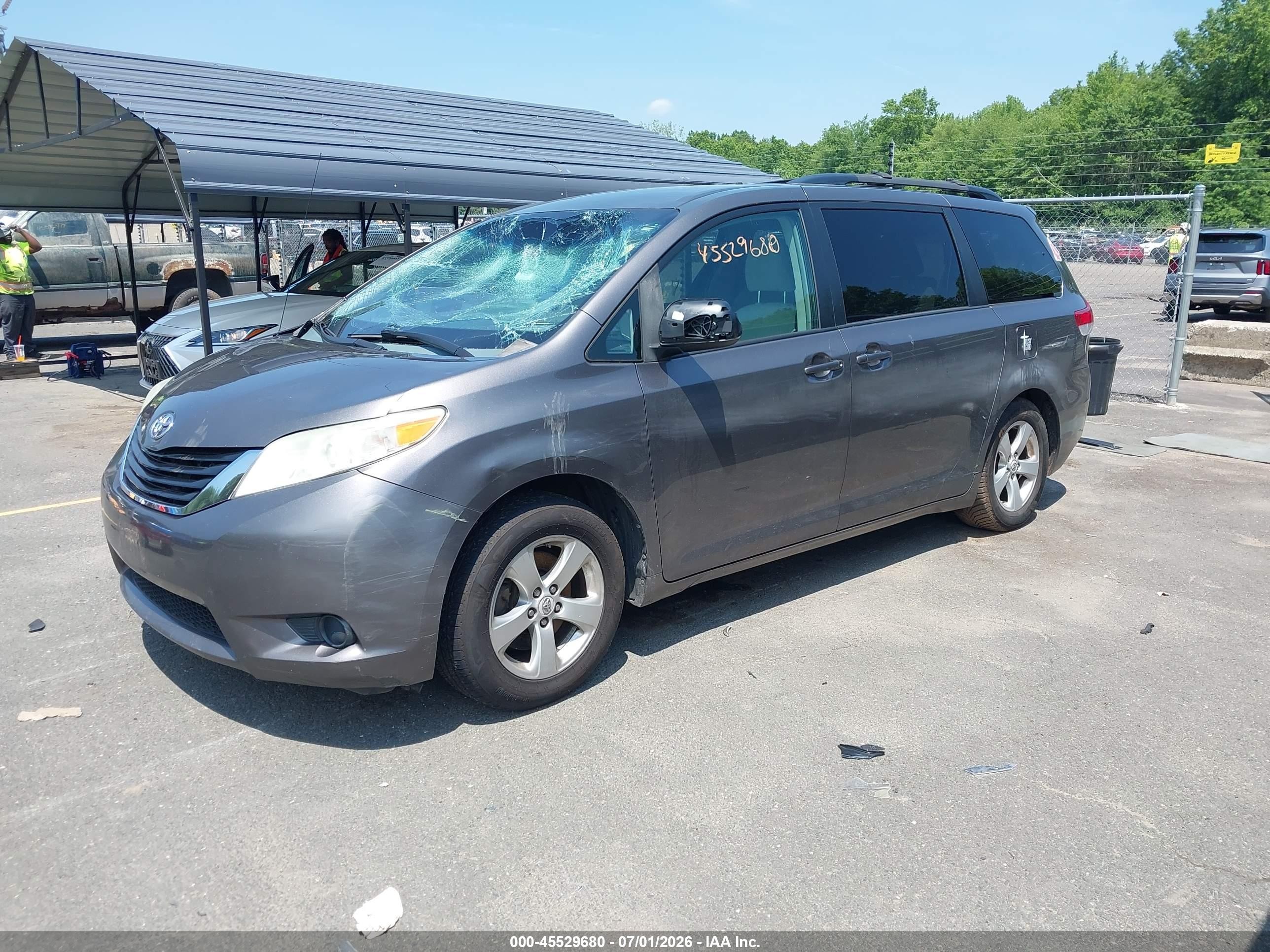 2012 Toyota Sienna Le V6 8 Passenger Серый vin: 5TDKK3DC2CS184416