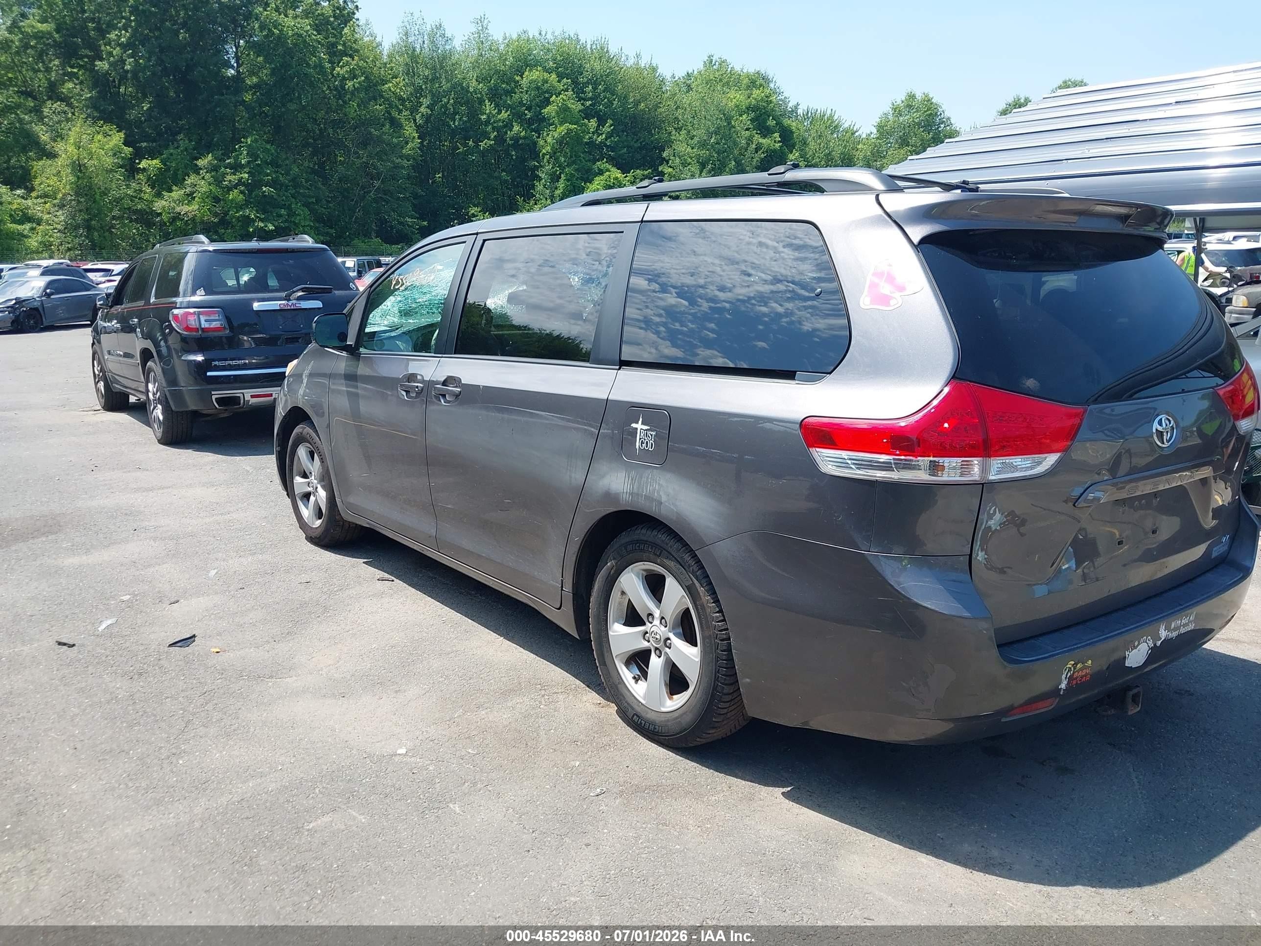 2012 Toyota Sienna Le V6 8 Passenger Серый vin: 5TDKK3DC2CS184416