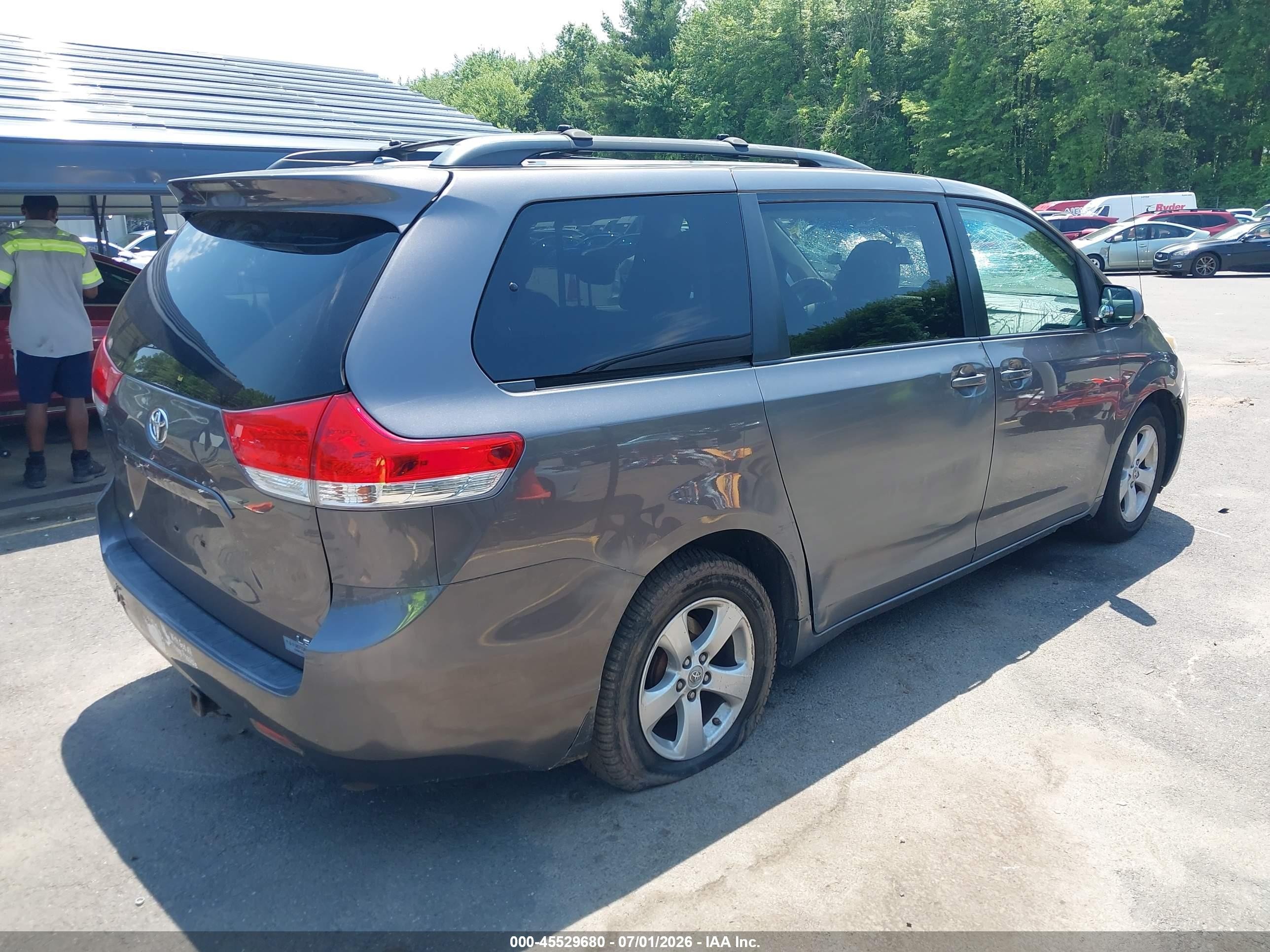 2012 Toyota Sienna Le V6 8 Passenger Серый vin: 5TDKK3DC2CS184416