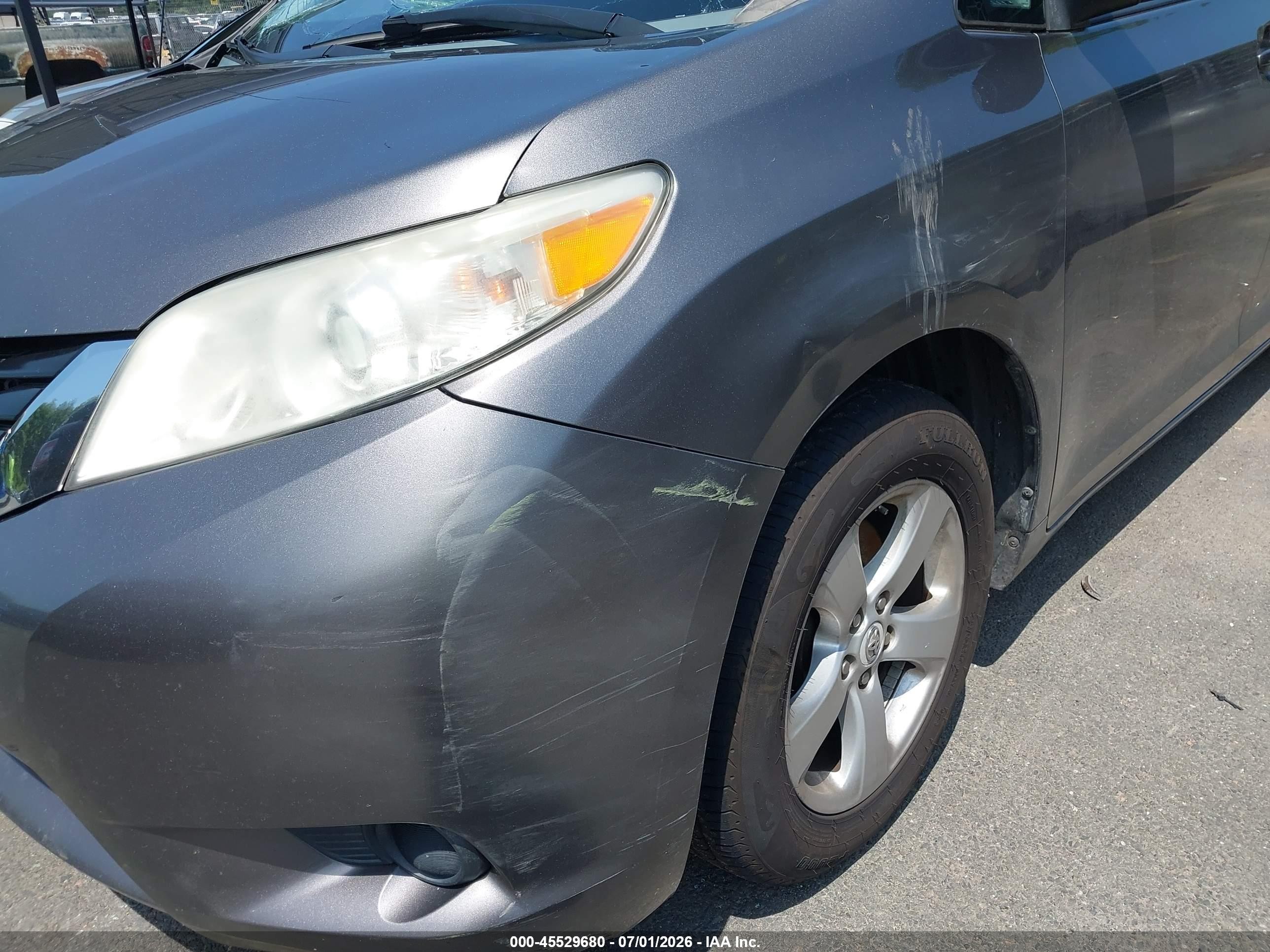 2012 Toyota Sienna Le V6 8 Passenger Серый vin: 5TDKK3DC2CS184416