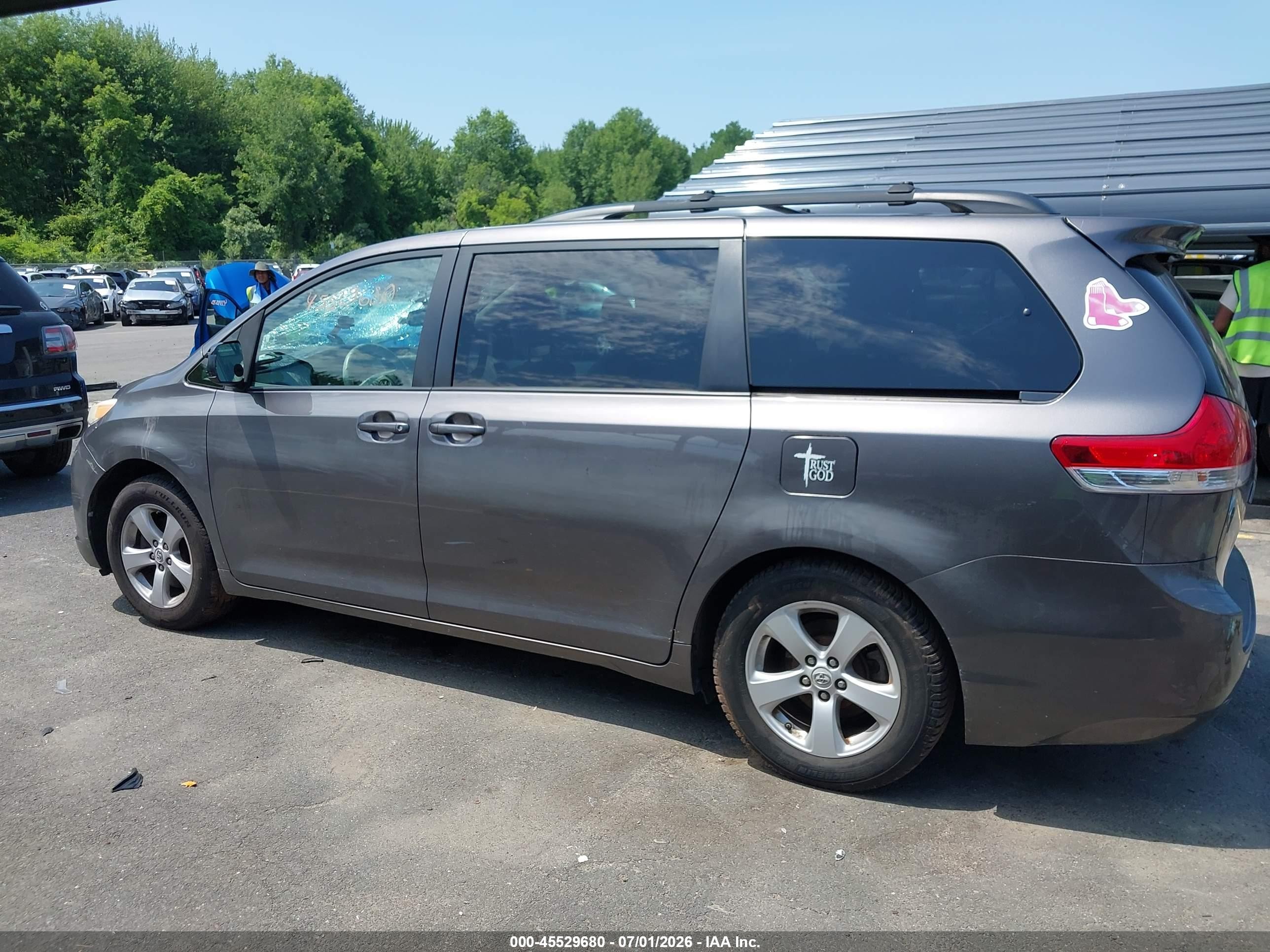 2012 Toyota Sienna Le V6 8 Passenger Серый vin: 5TDKK3DC2CS184416