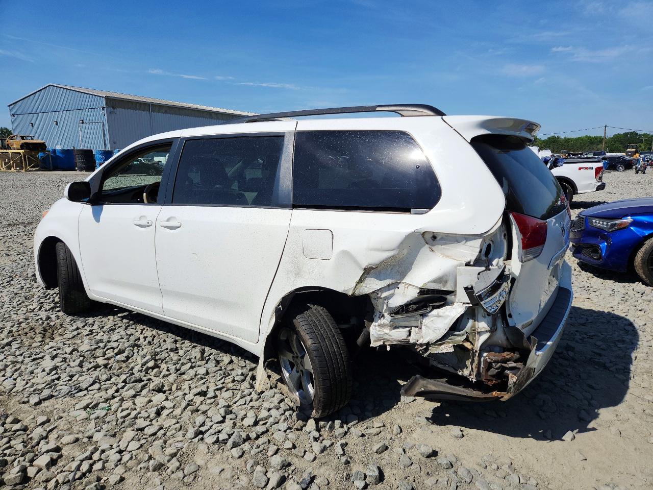 2012 Toyota Sienna Le White vin: 5TDKK3DC2CS185064