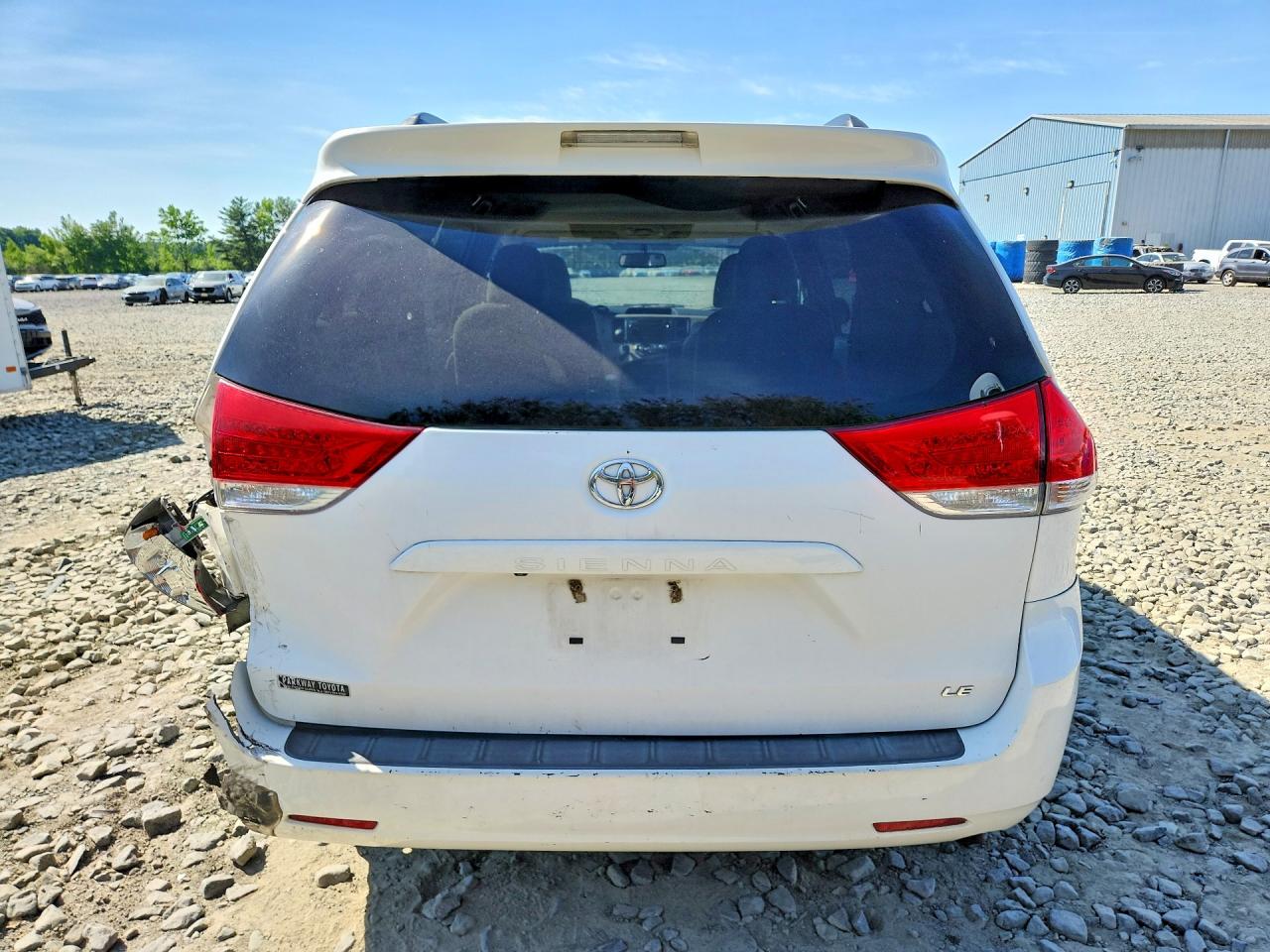 2012 Toyota Sienna Le White vin: 5TDKK3DC2CS185064