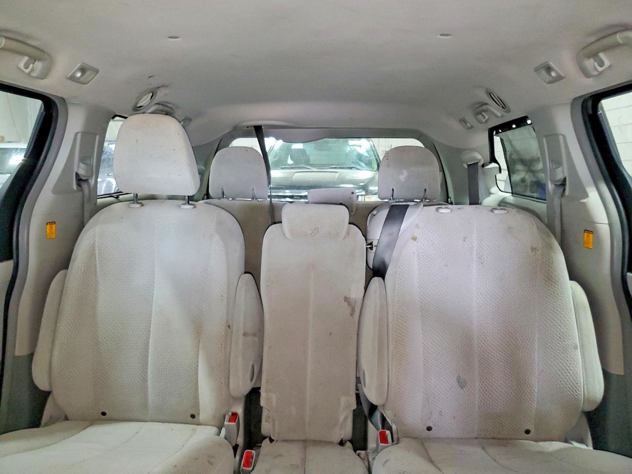2012 Toyota Sienna Le Серый vin: 5TDKK3DC2CS192953