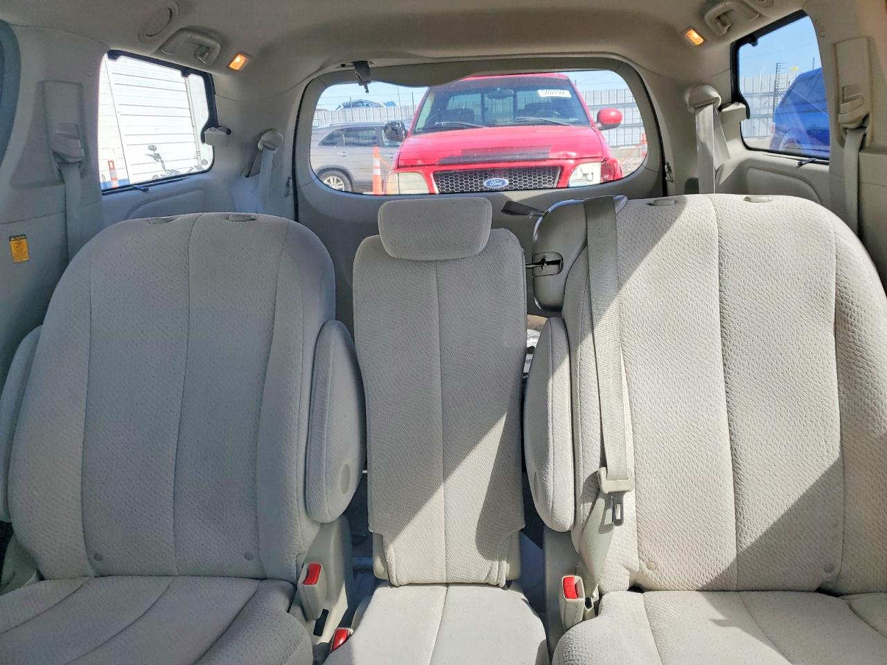 2012 Toyota Sienna Le Gray vin: 5TDKK3DC2CS216572