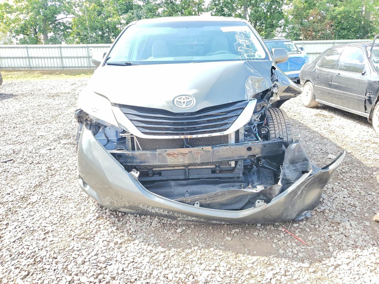2012 Toyota Sienna Le Зеленый vin: 5TDKK3DC2CS223439