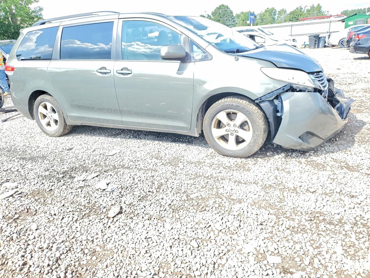 2012 Toyota Sienna Le Зеленый vin: 5TDKK3DC2CS223439