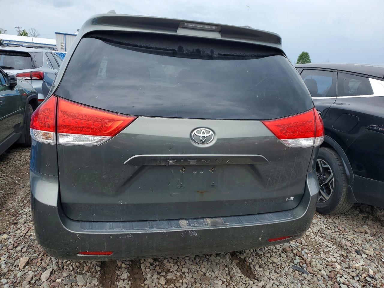 2012 Toyota Sienna Le Зеленый vin: 5TDKK3DC2CS223439