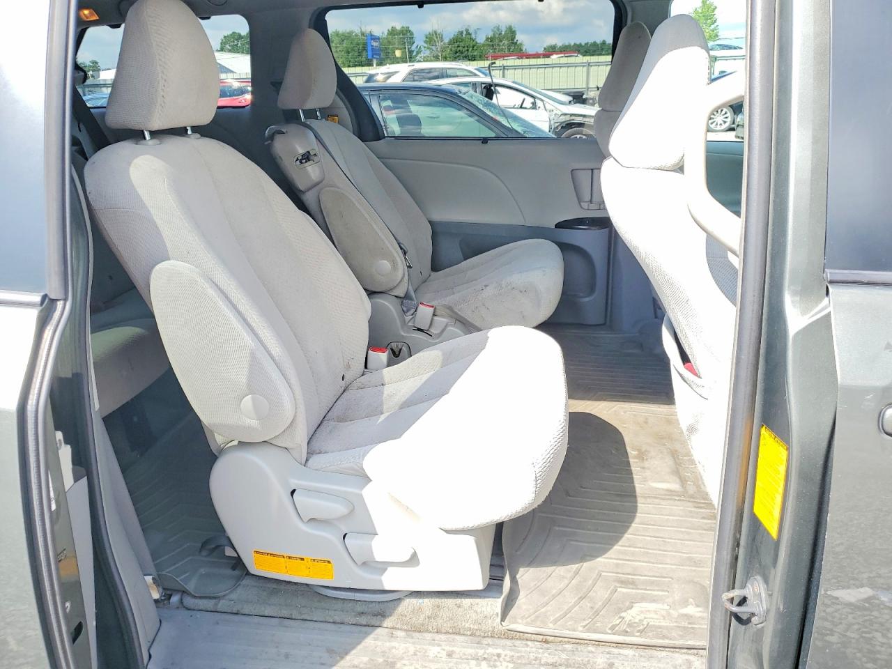 2012 Toyota Sienna Le Зеленый vin: 5TDKK3DC2CS223439
